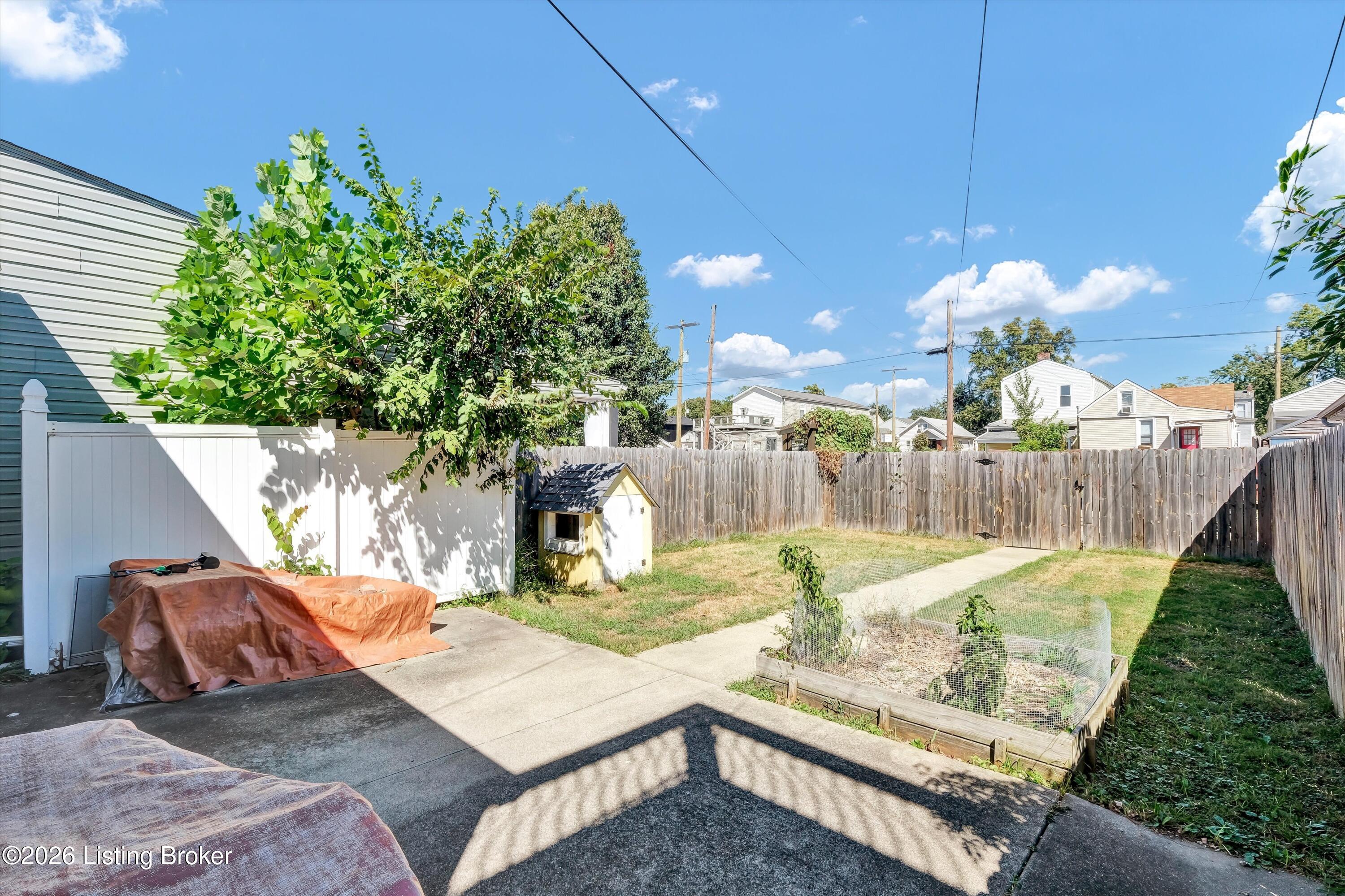 1103 Milton St
