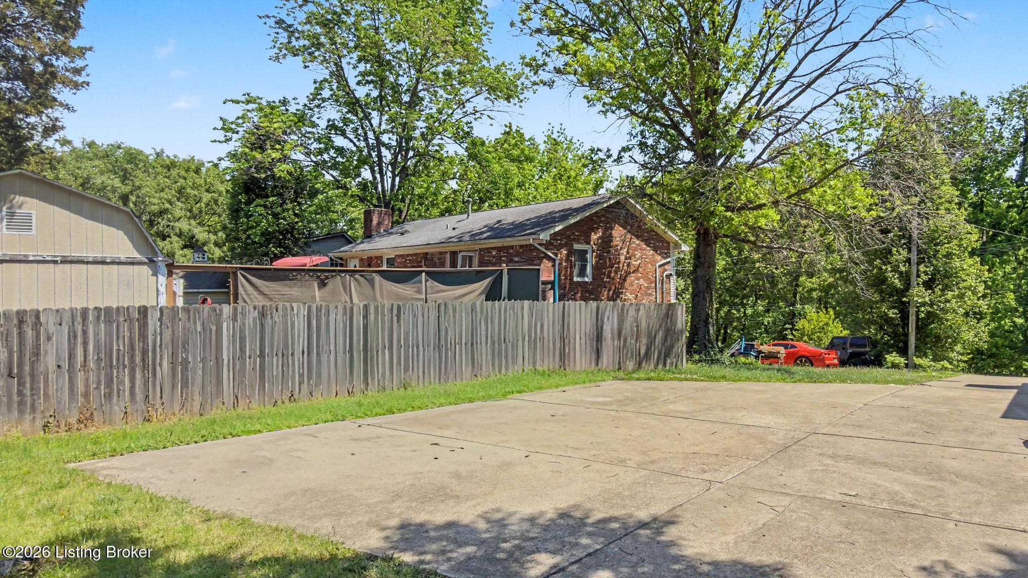3318 Hunsinger Ln