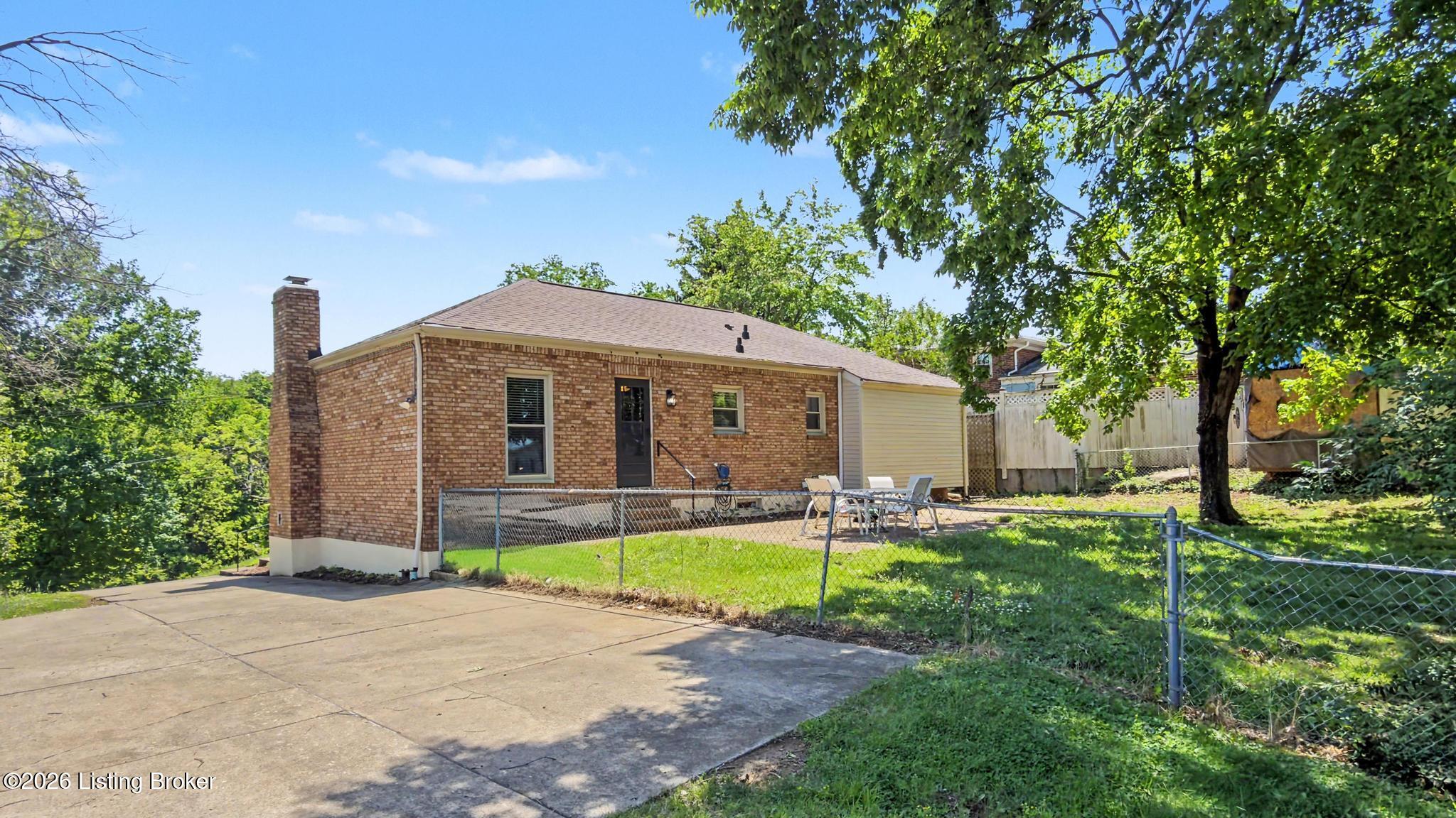 3318 Hunsinger Ln