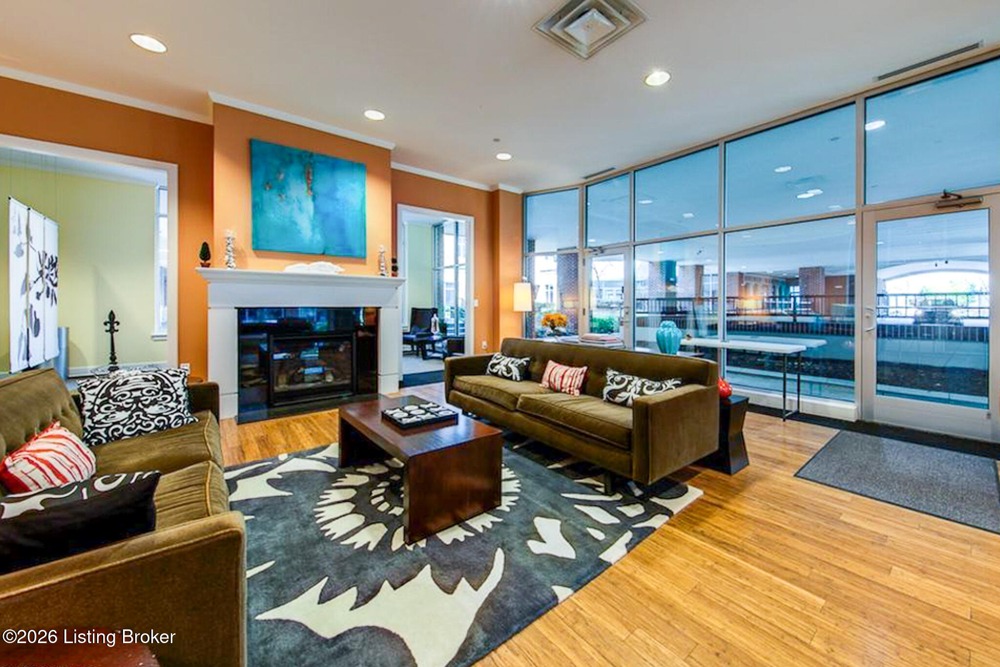 324 E Main St 503