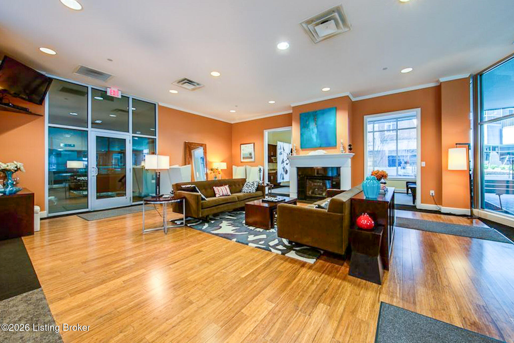 324 E Main St 503