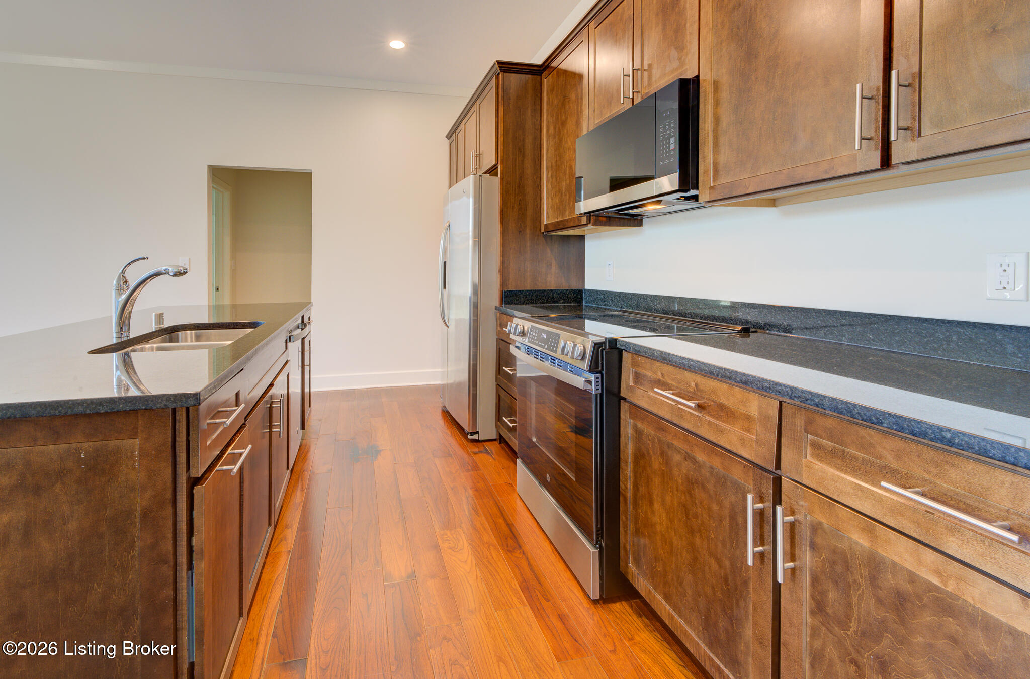 324 E Main St 503