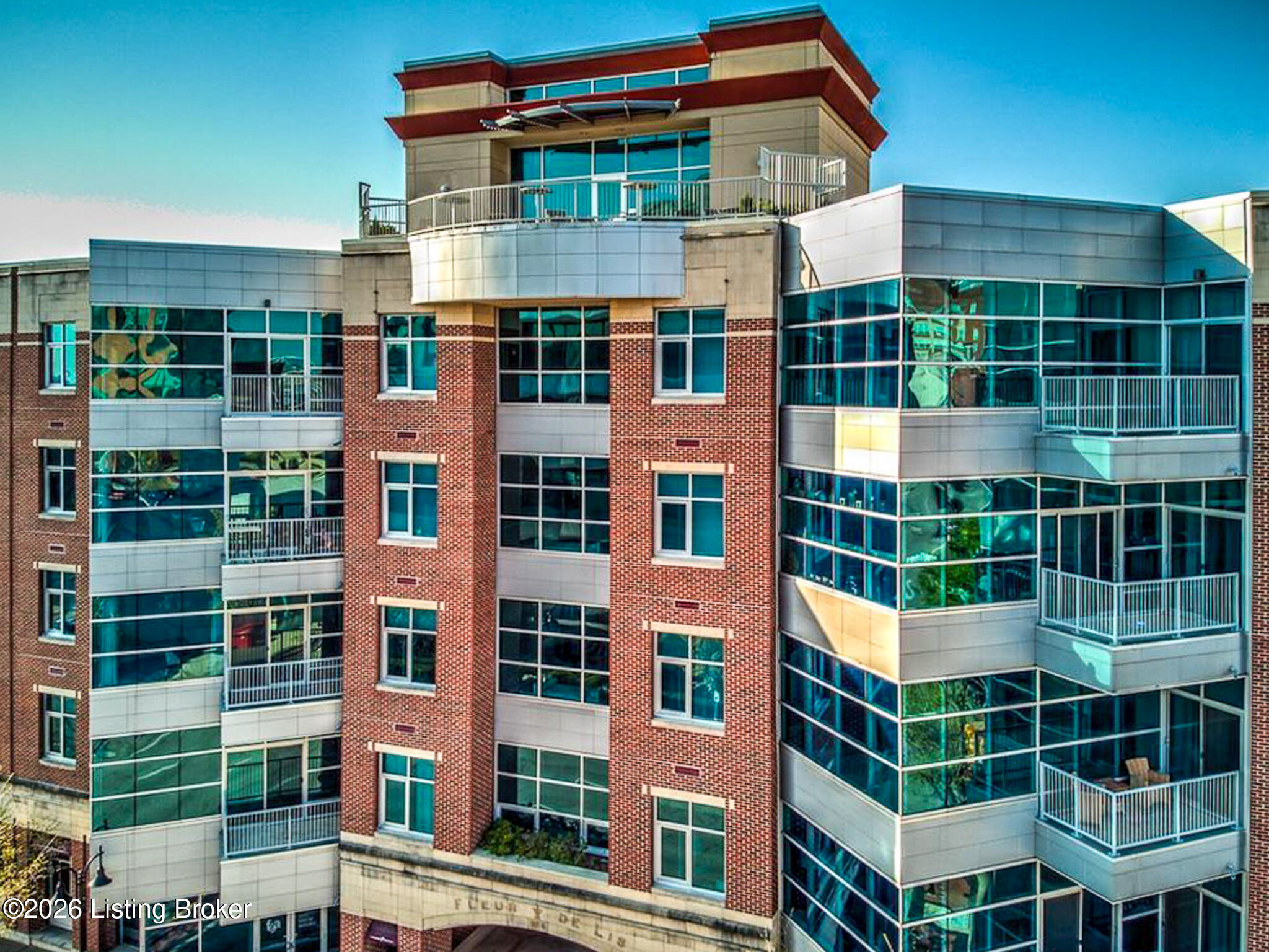 324 E Main St 503