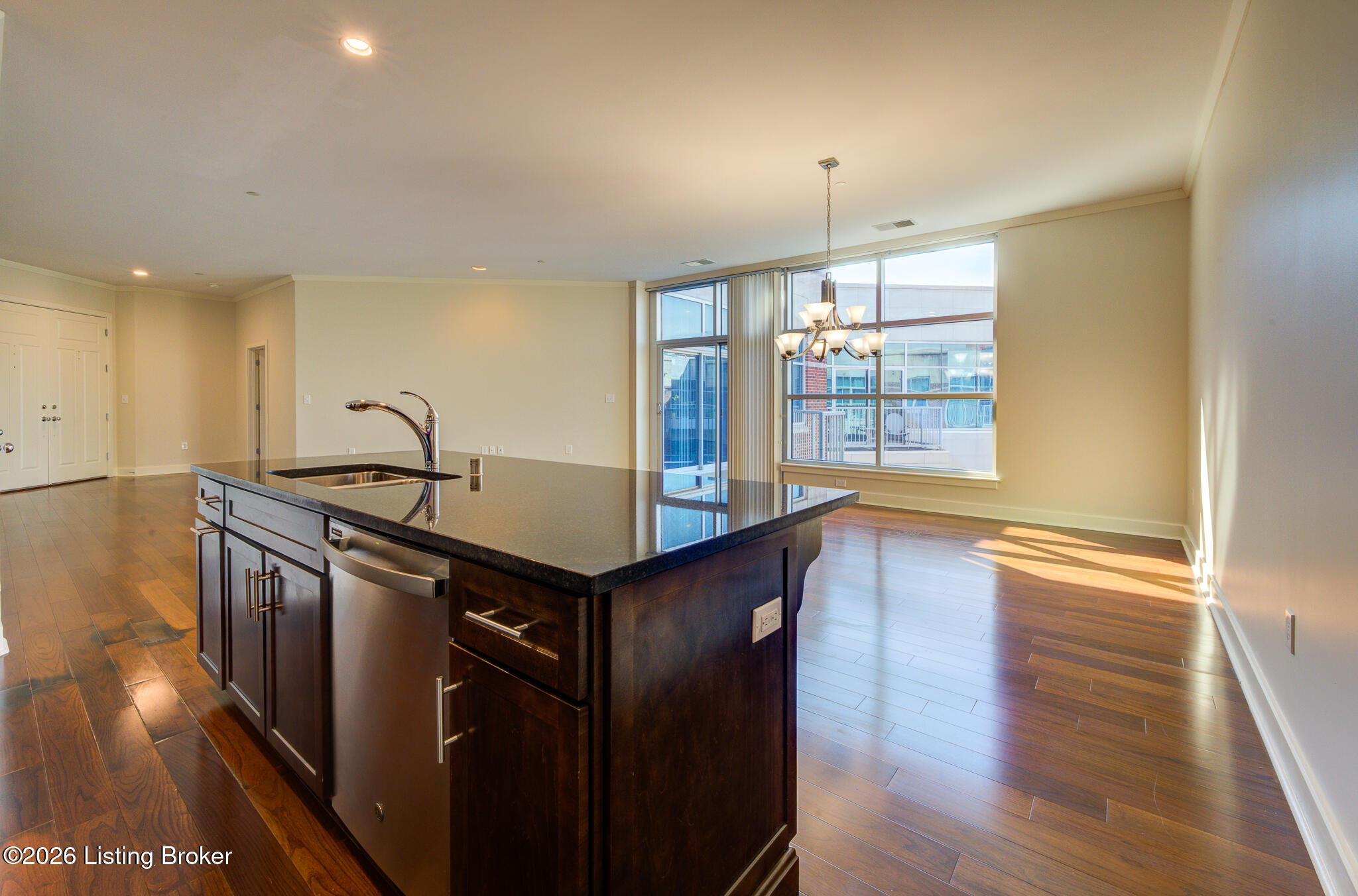 324 E Main St 503