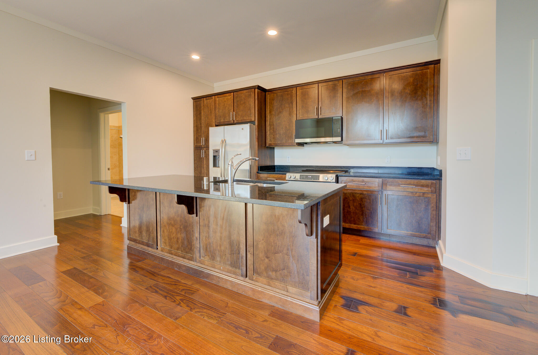 324 E Main St 503