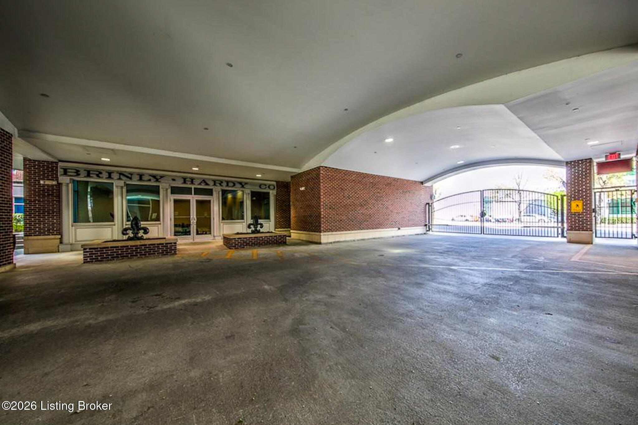 324 E Main St 503