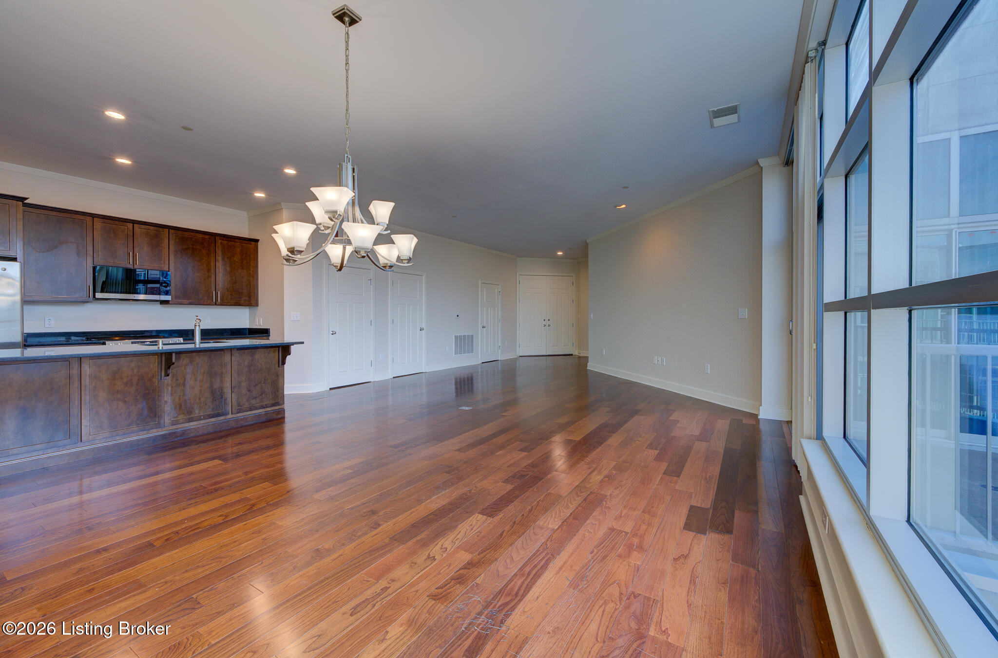 324 E Main St 503