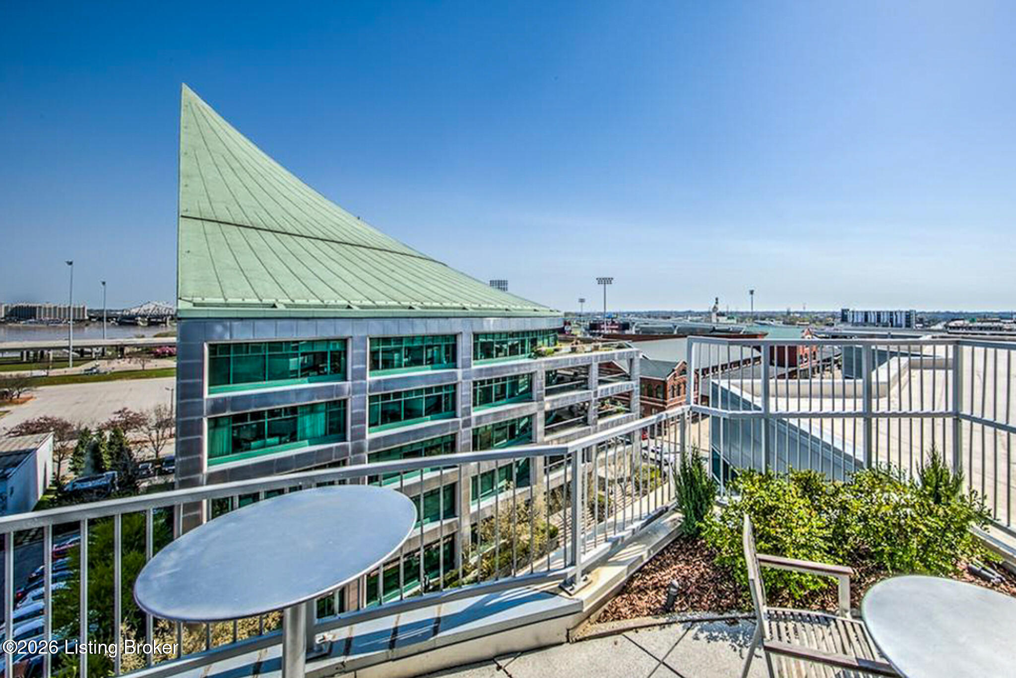 324 E Main St 503
