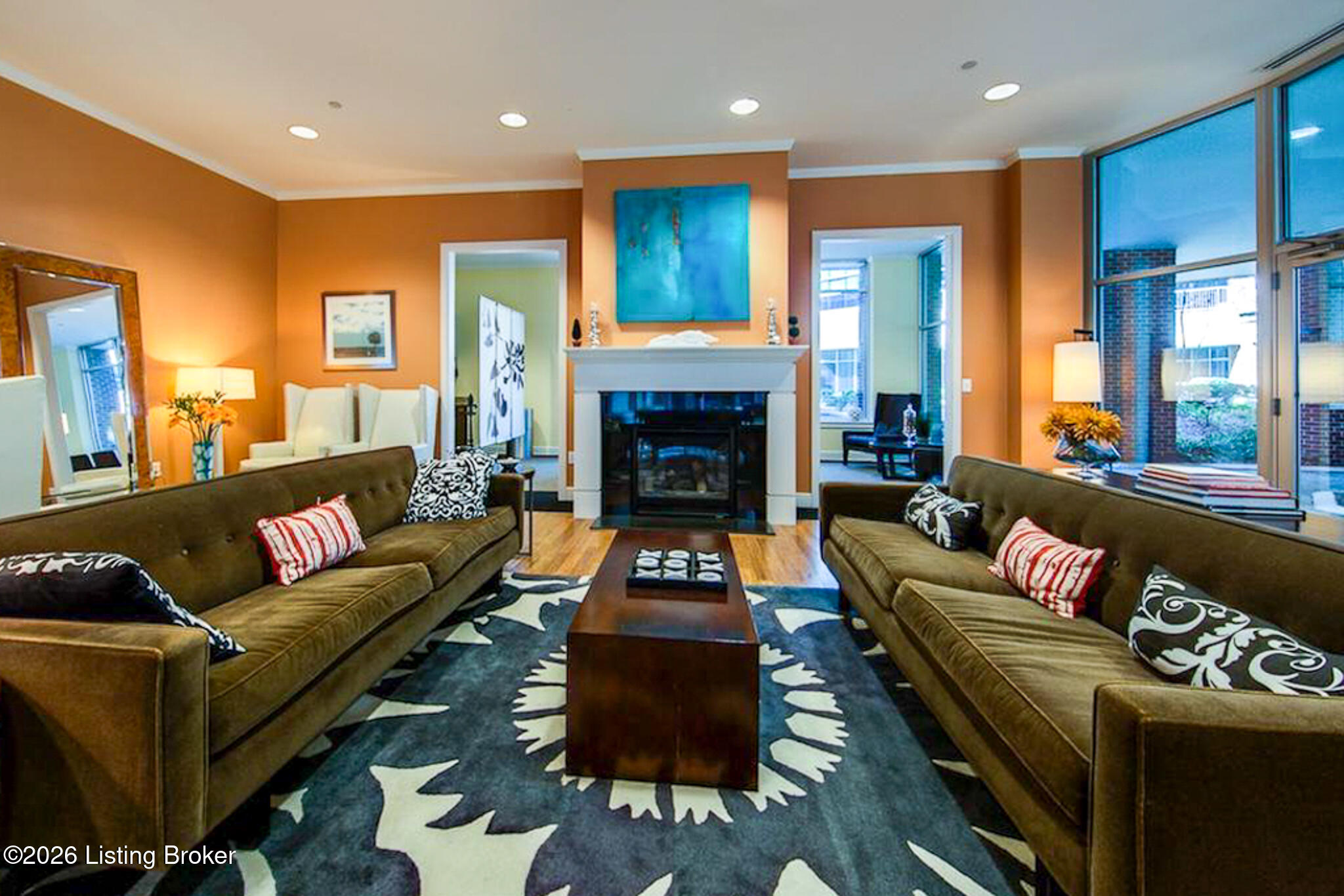 324 E Main St 503