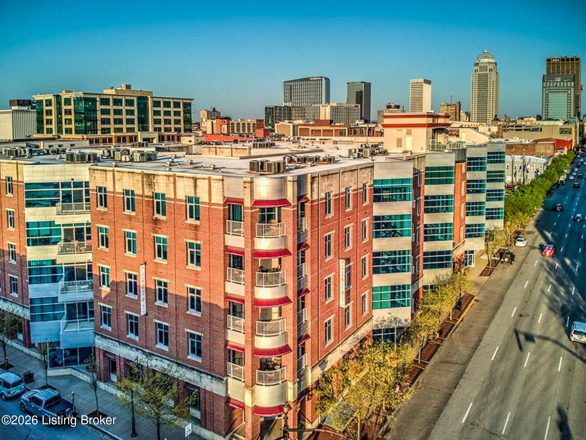 324 E Main St 503