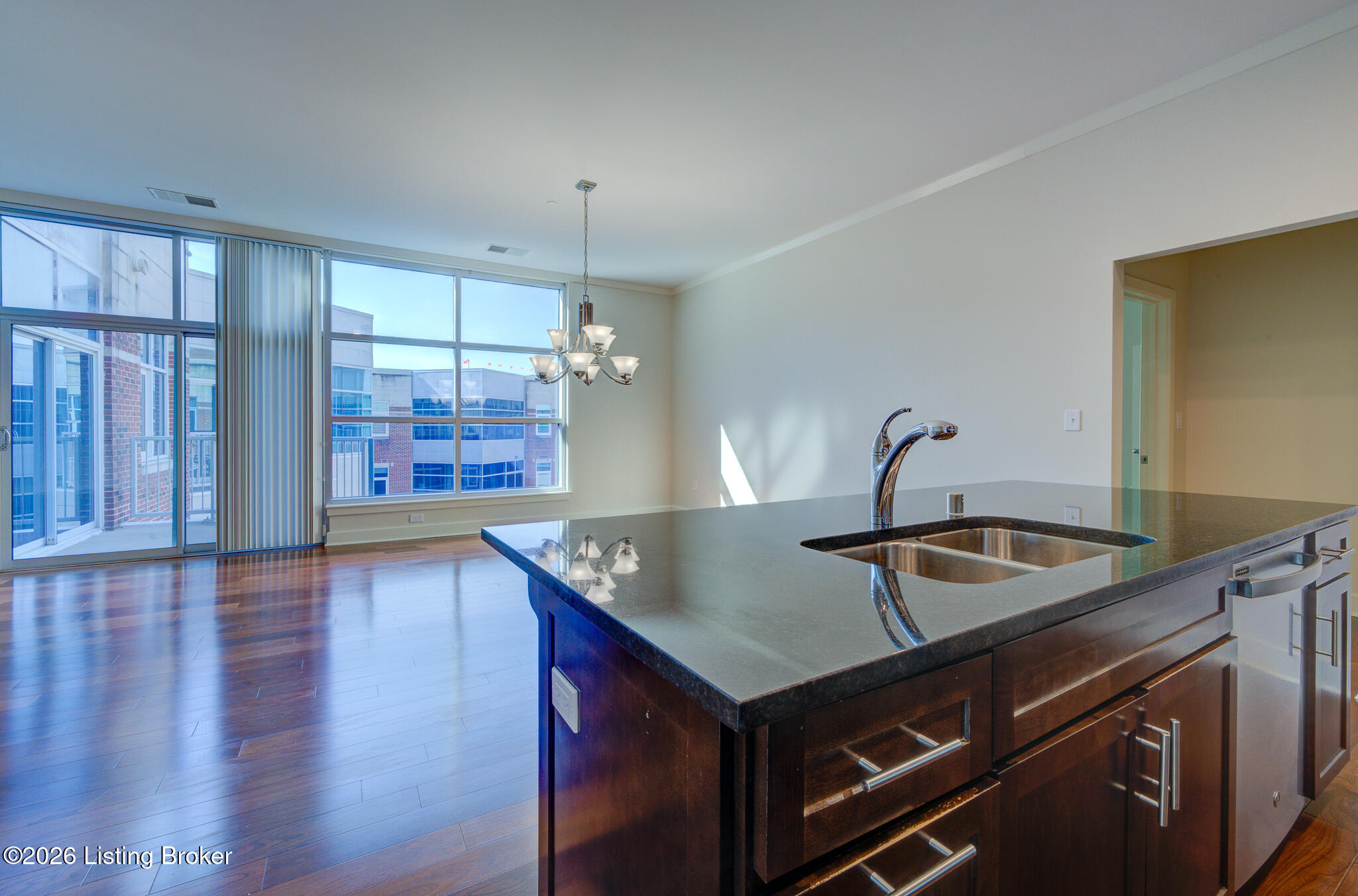 324 E Main St 503