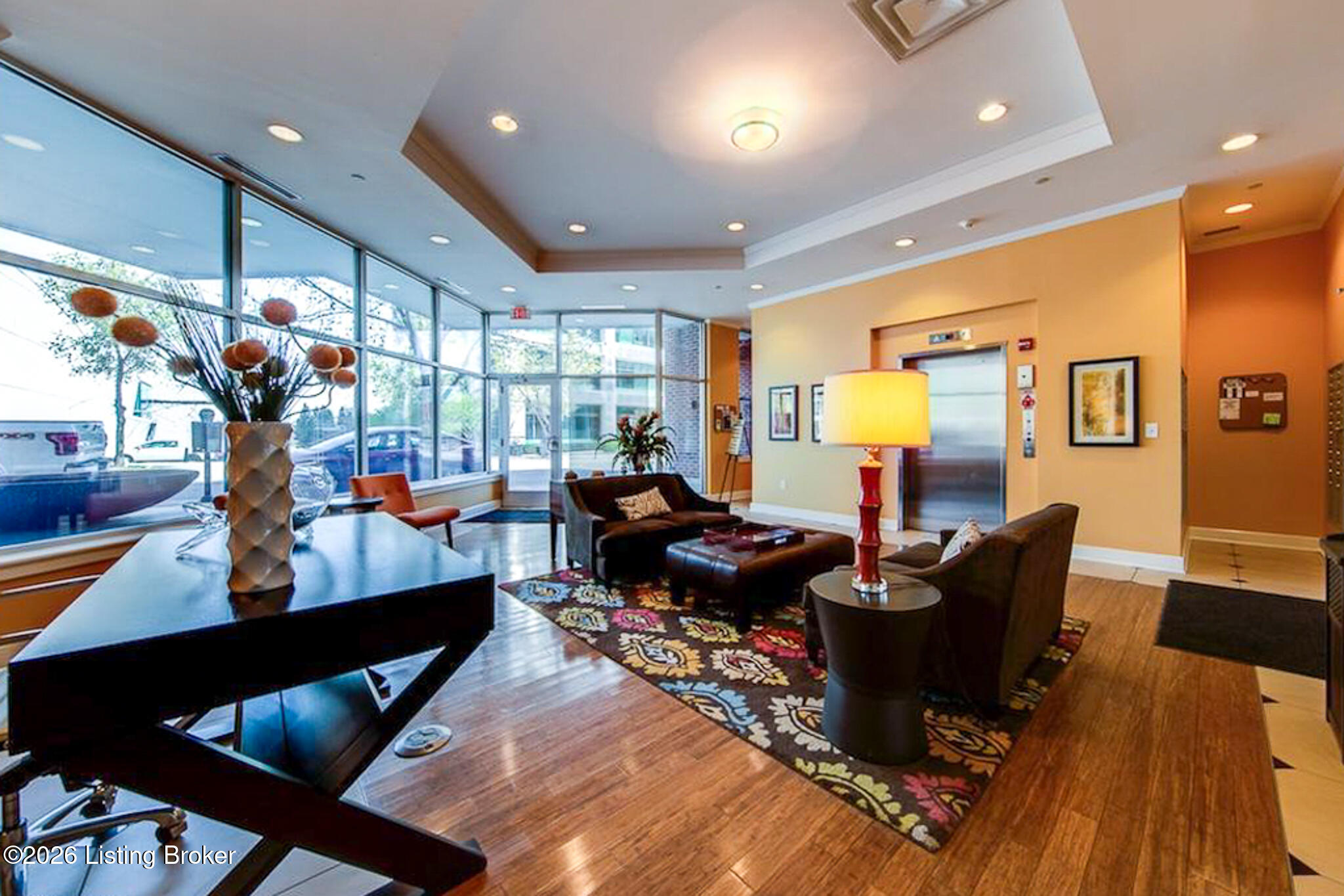 324 E Main St 503