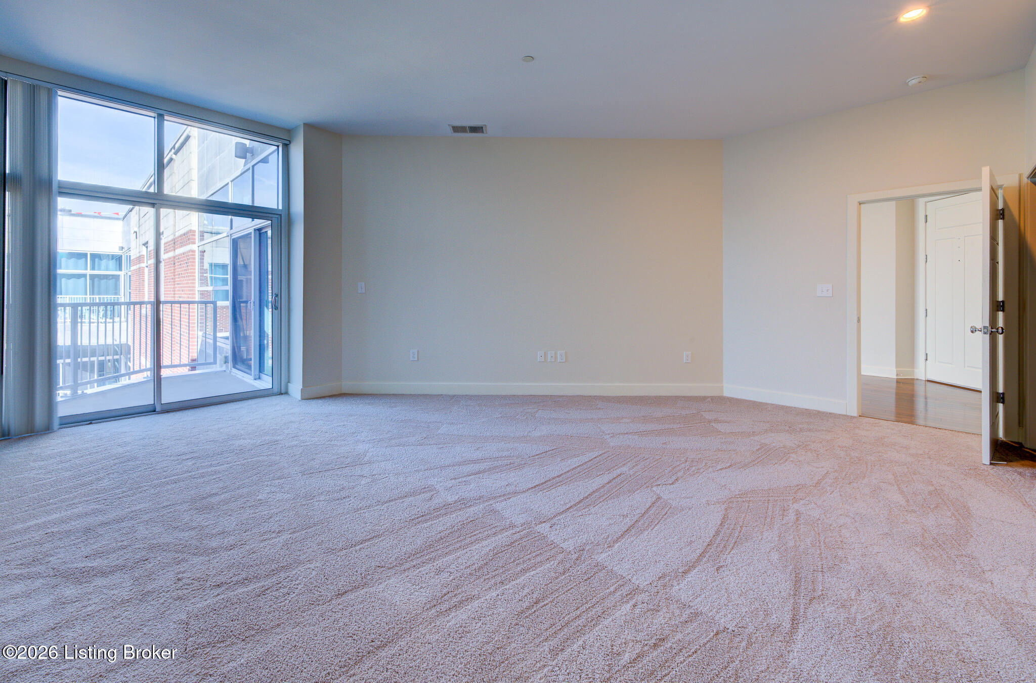 324 E Main St 503