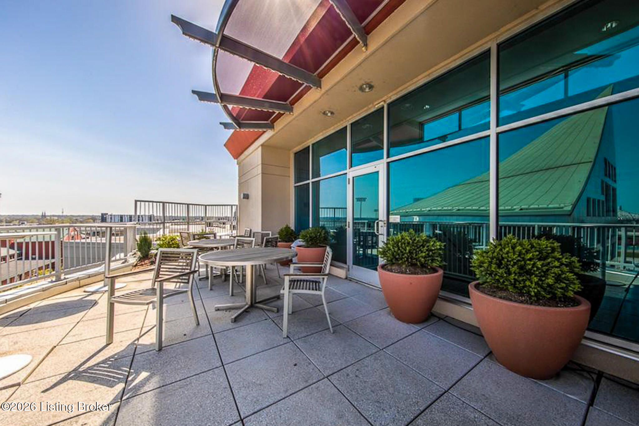 324 E Main St 503