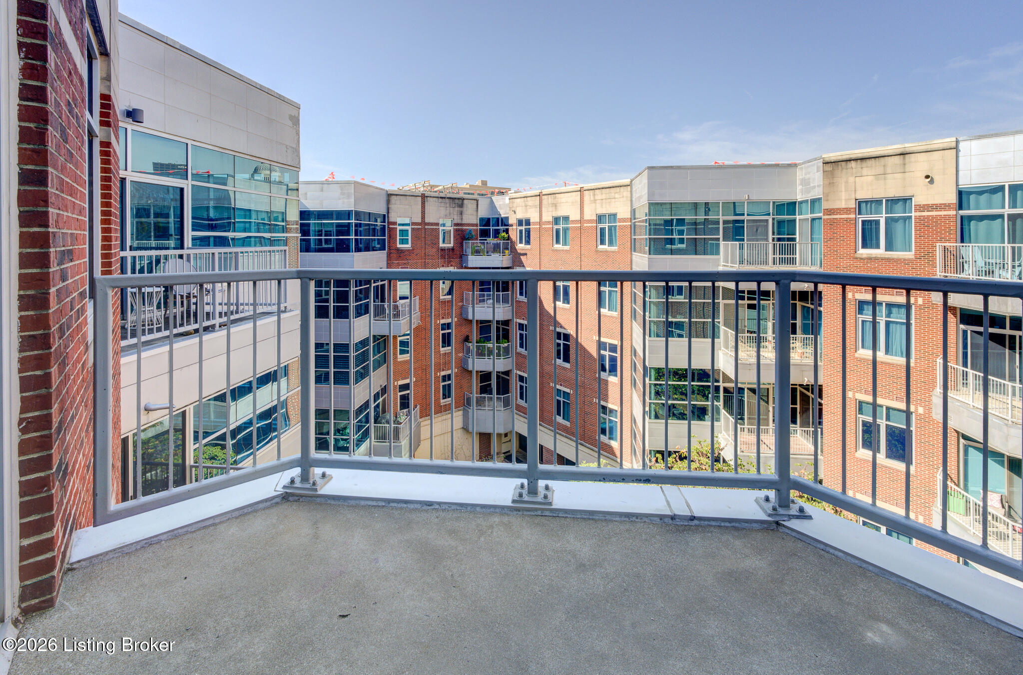 324 E Main St 503