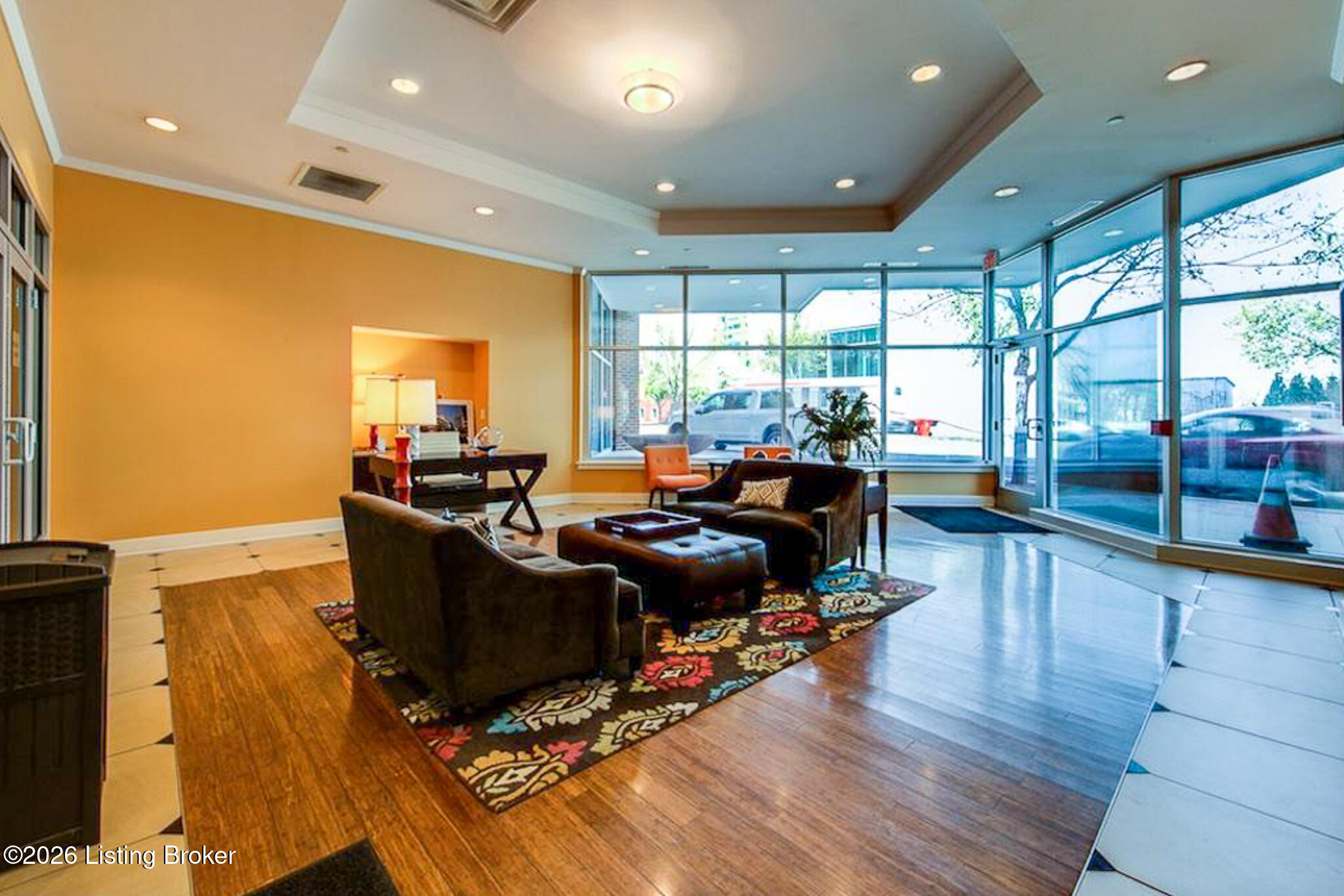 324 E Main St 503