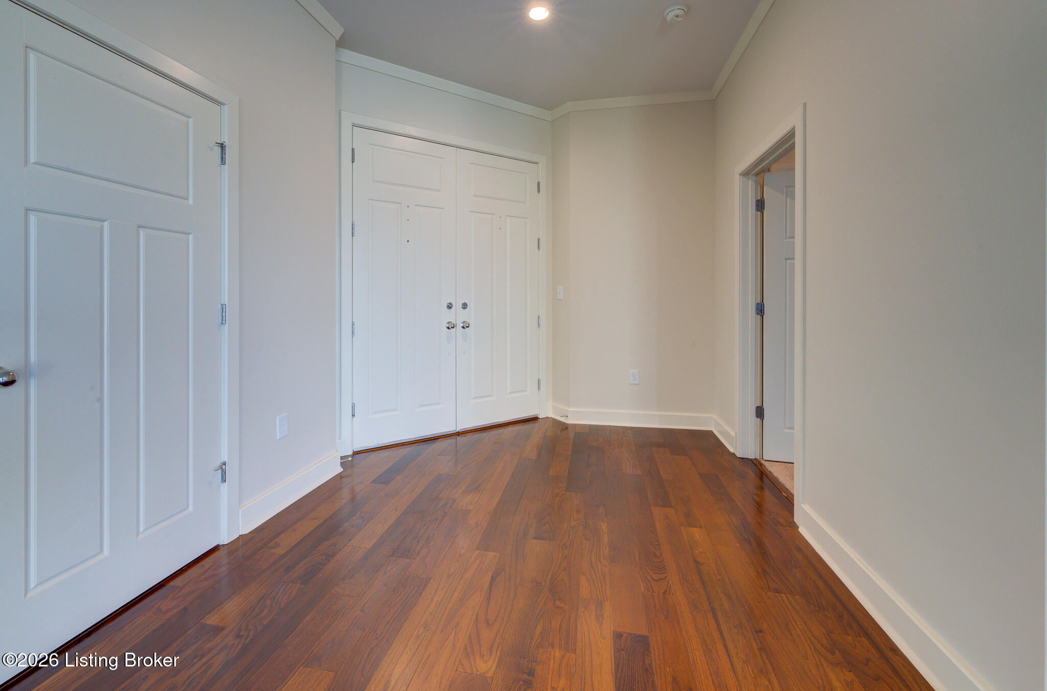 324 E Main St 503
