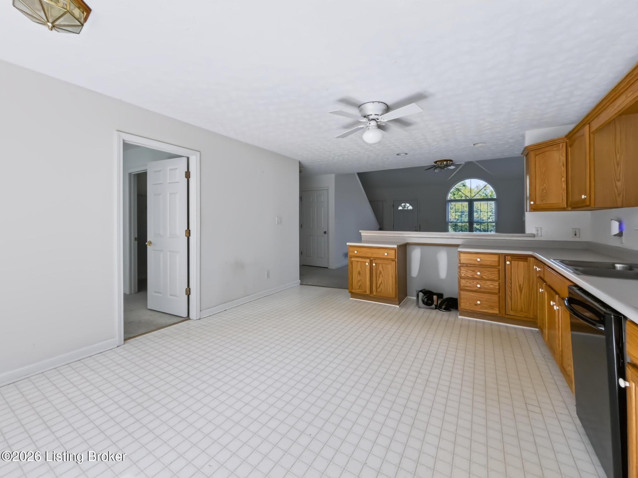 8104 Hudson Ln