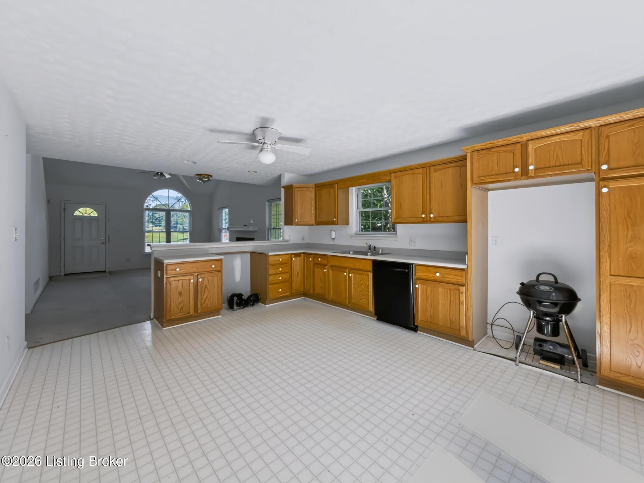 8104 Hudson Ln