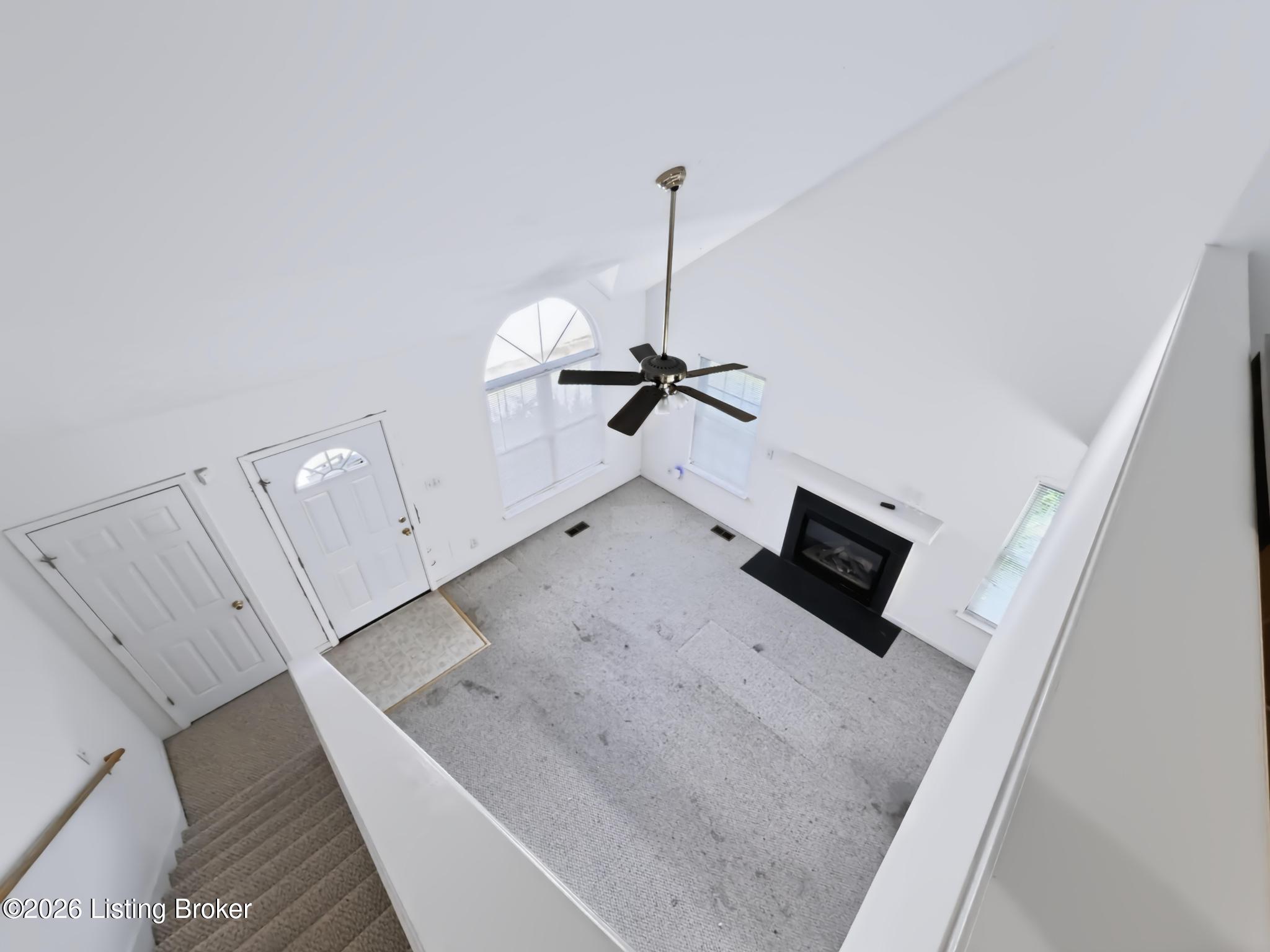 8104 Hudson Ln