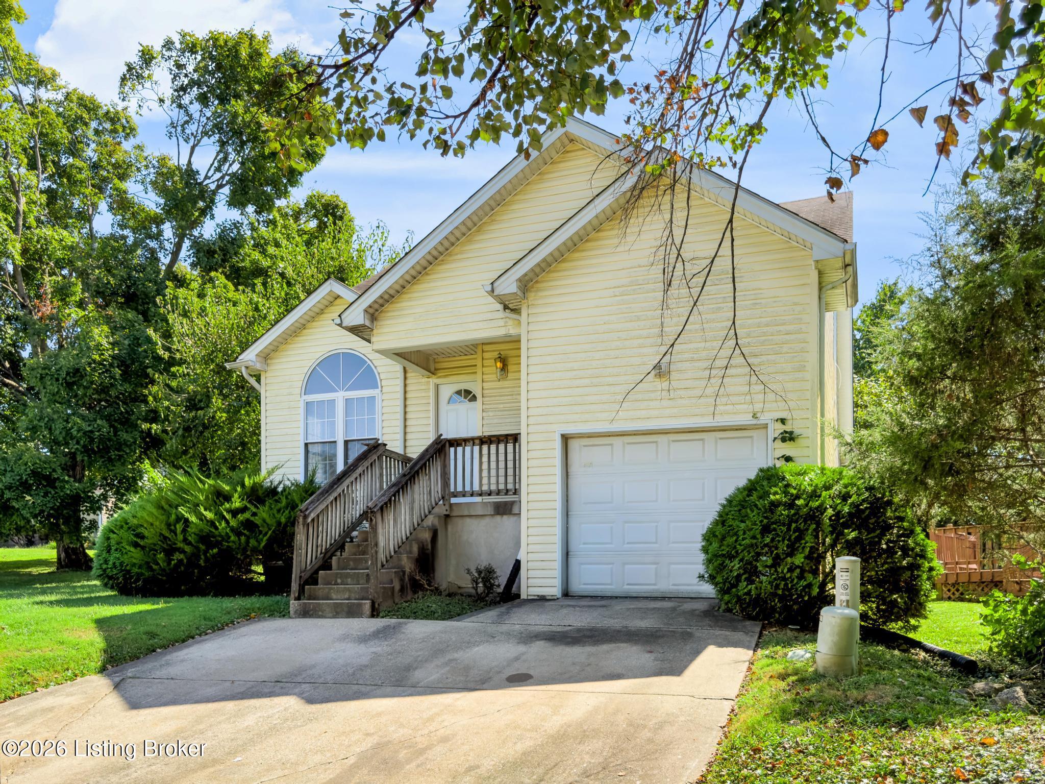 8104 Hudson Ln