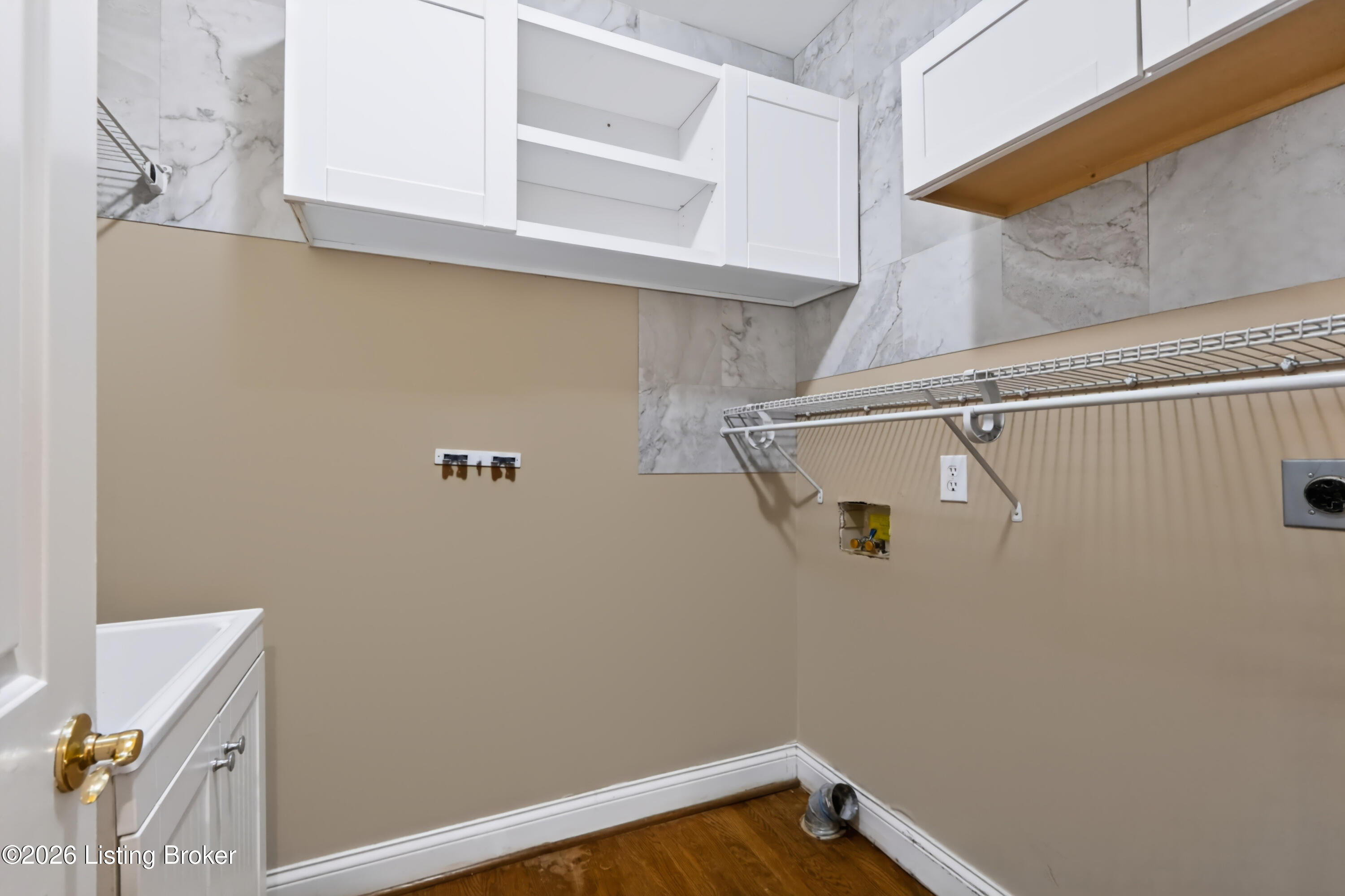 7401 Wolfpen Woods Ct