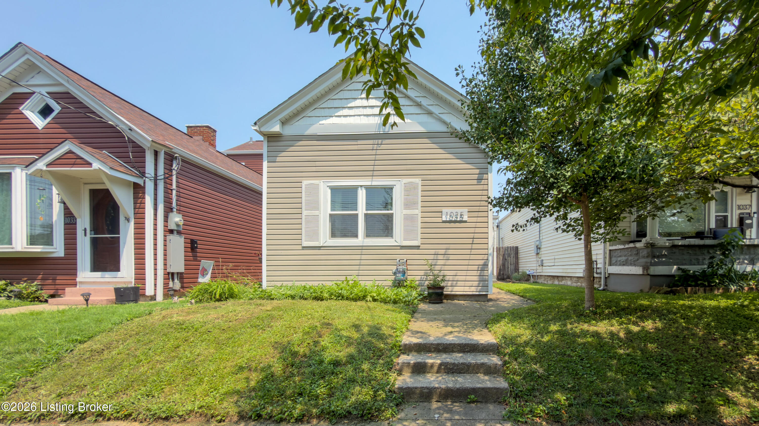 1035 E Caldwell St