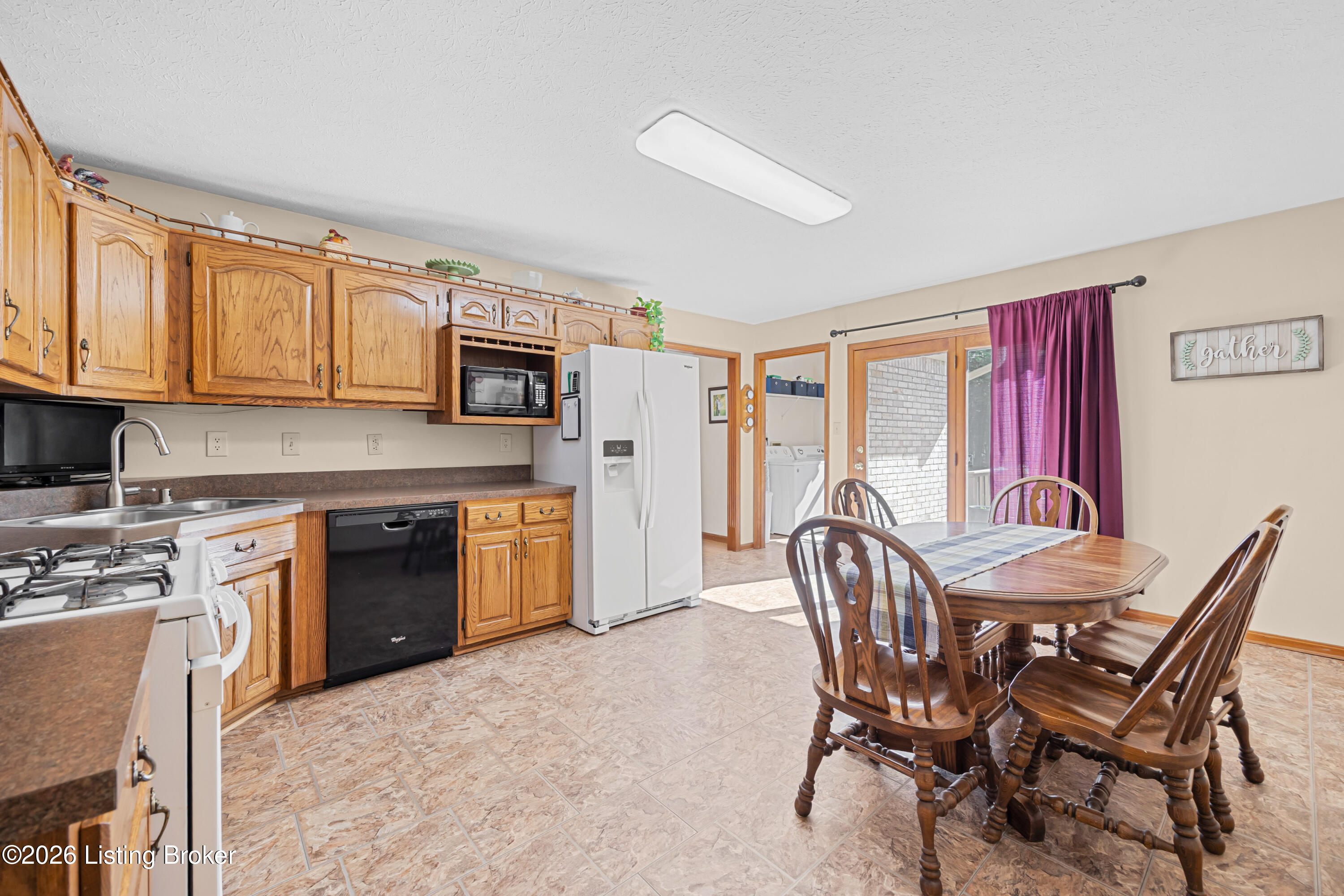 453 Laverne Ct