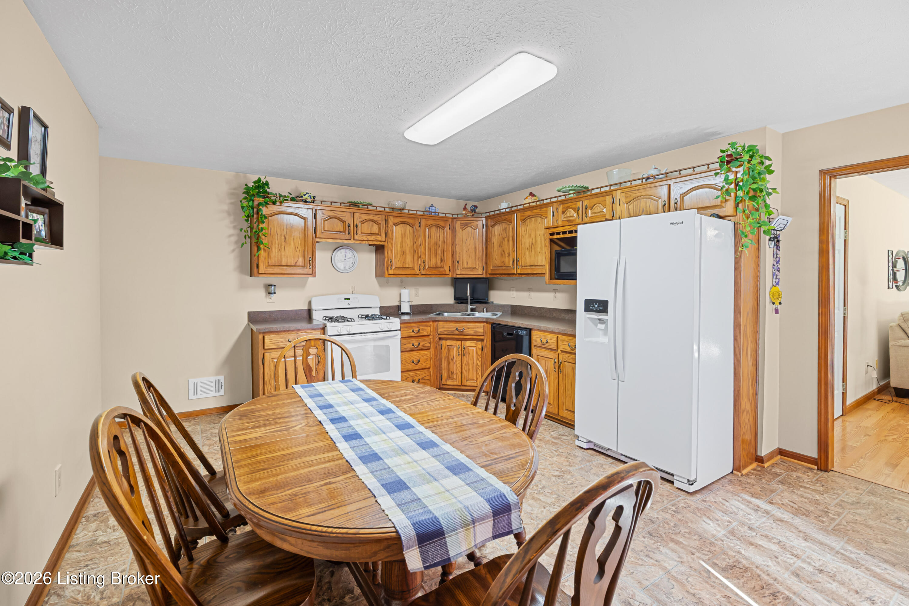 453 Laverne Ct