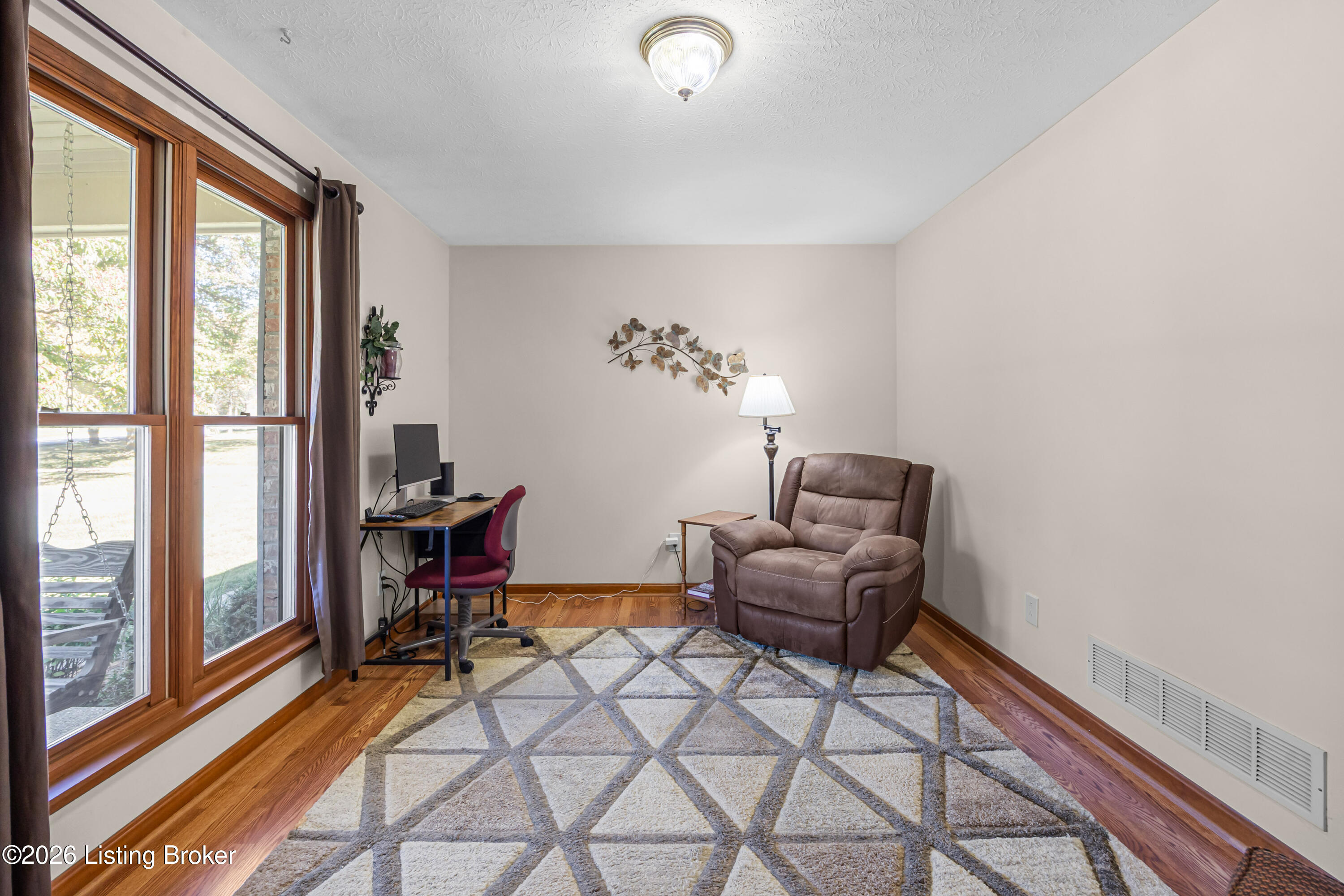 453 Laverne Ct