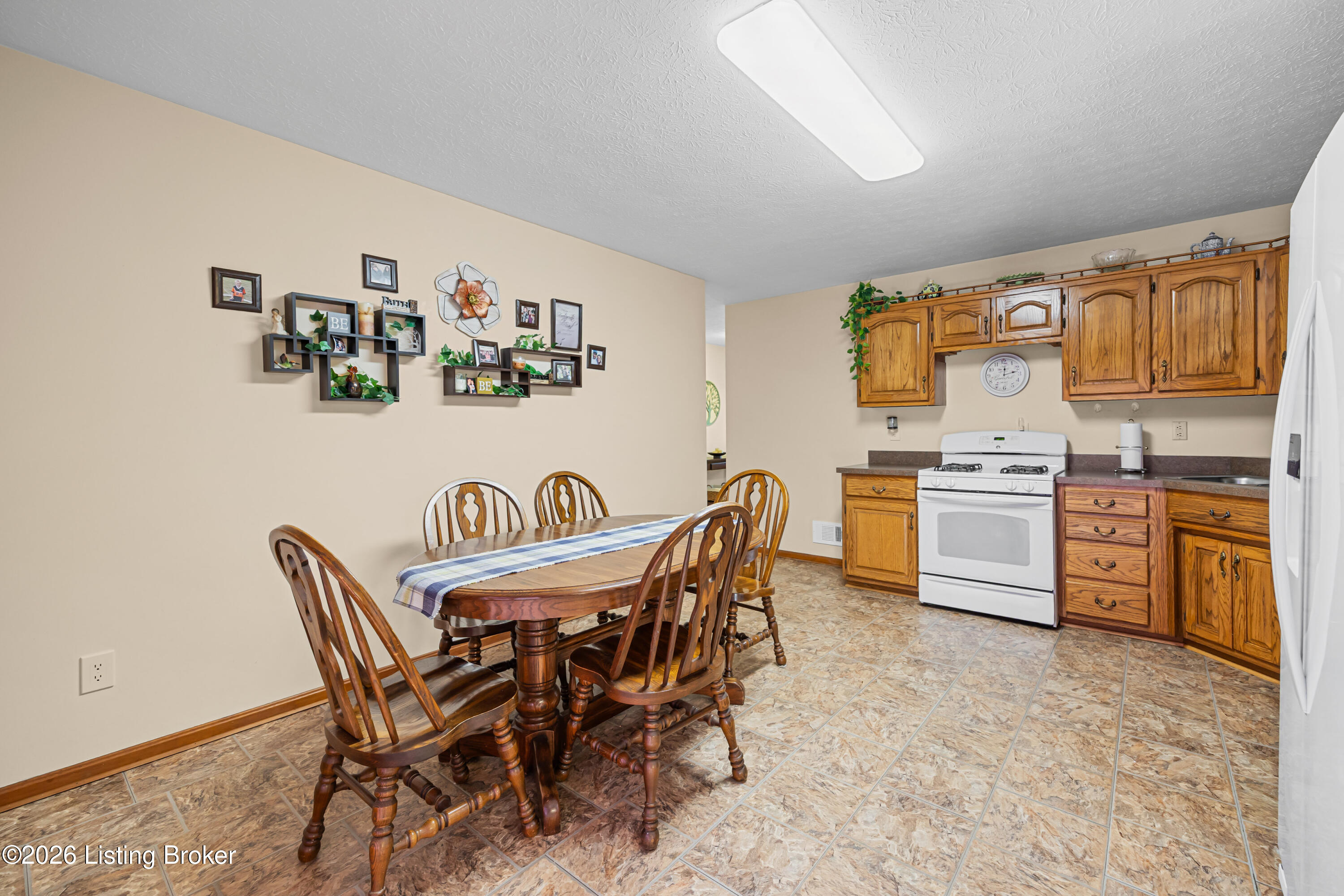 453 Laverne Ct
