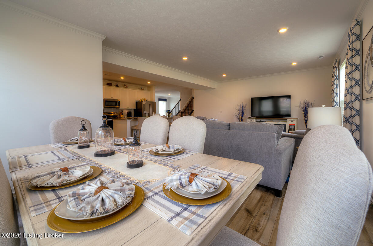 8401 Hummingbird Nest Ct
