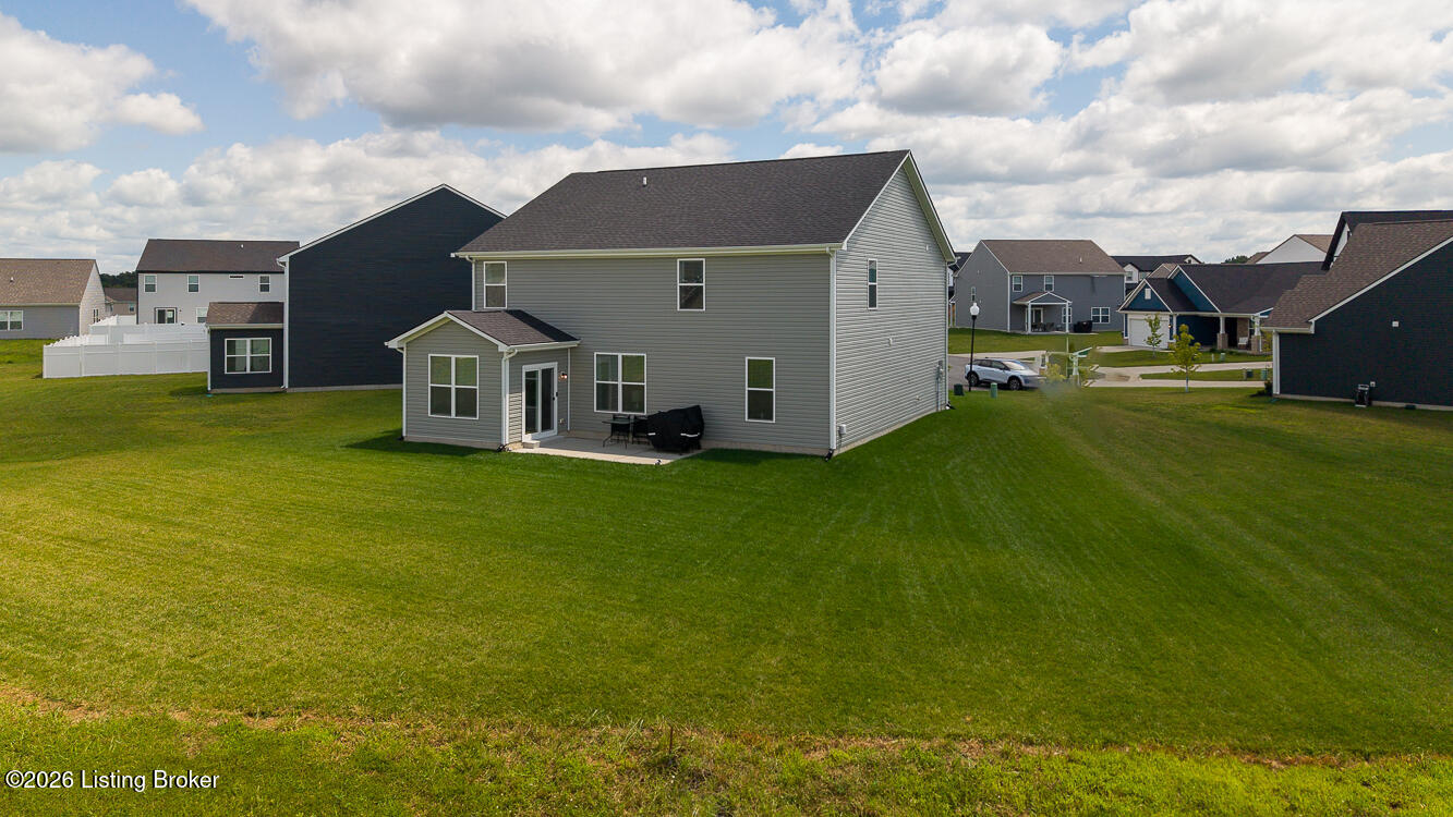 8401 Hummingbird Nest Ct