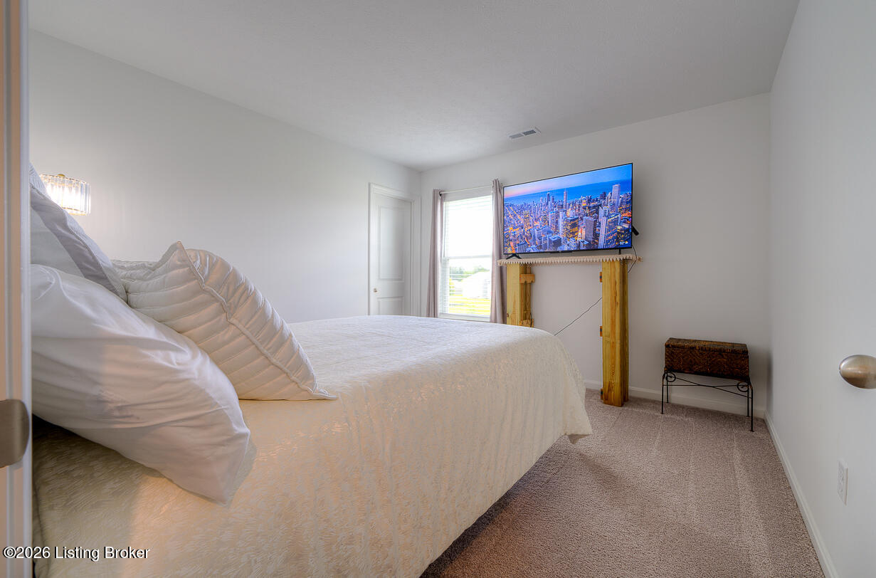8401 Hummingbird Nest Ct