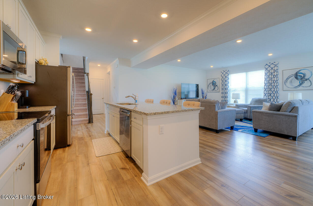 8401 Hummingbird Nest Ct