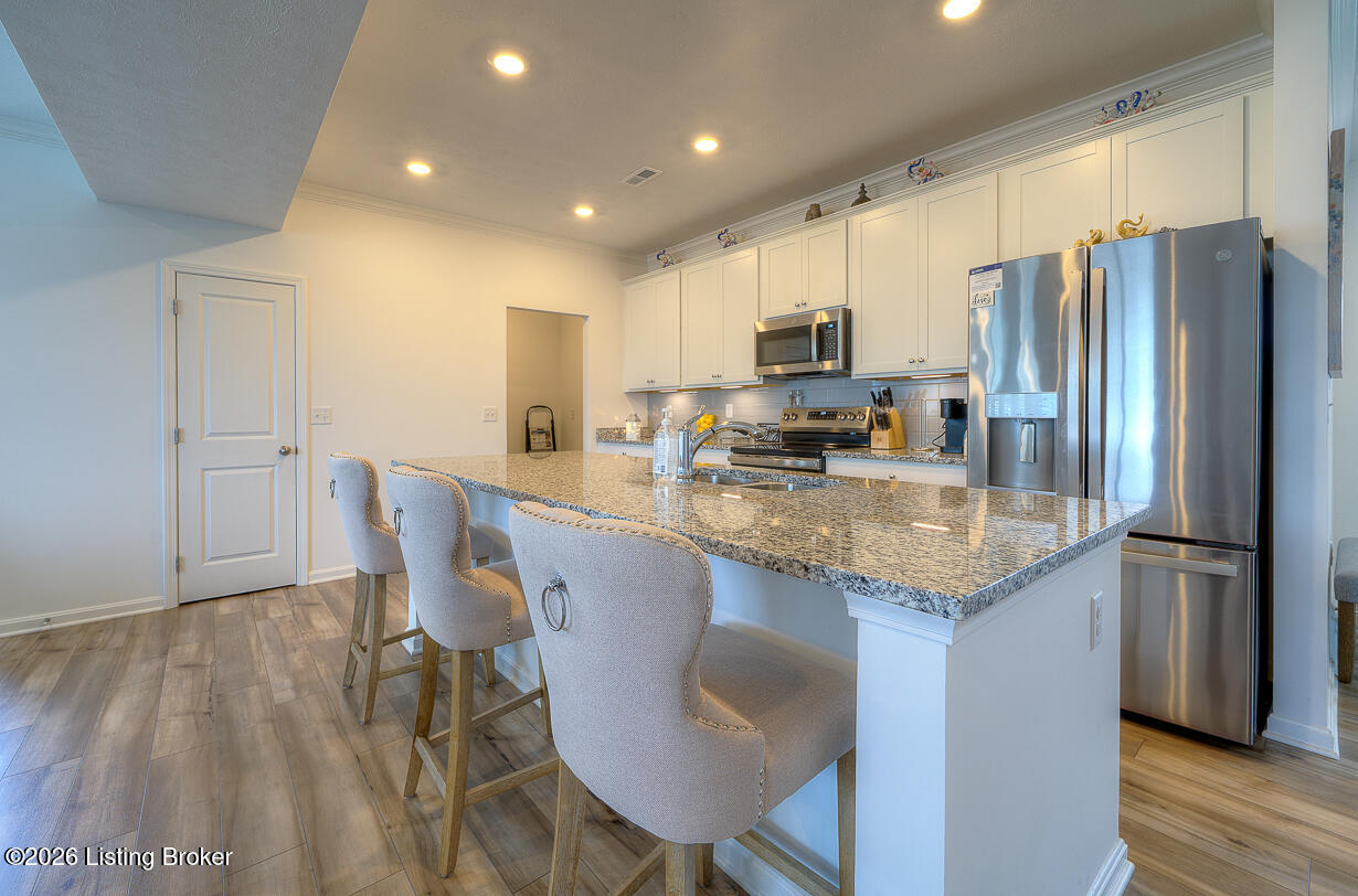 8401 Hummingbird Nest Ct
