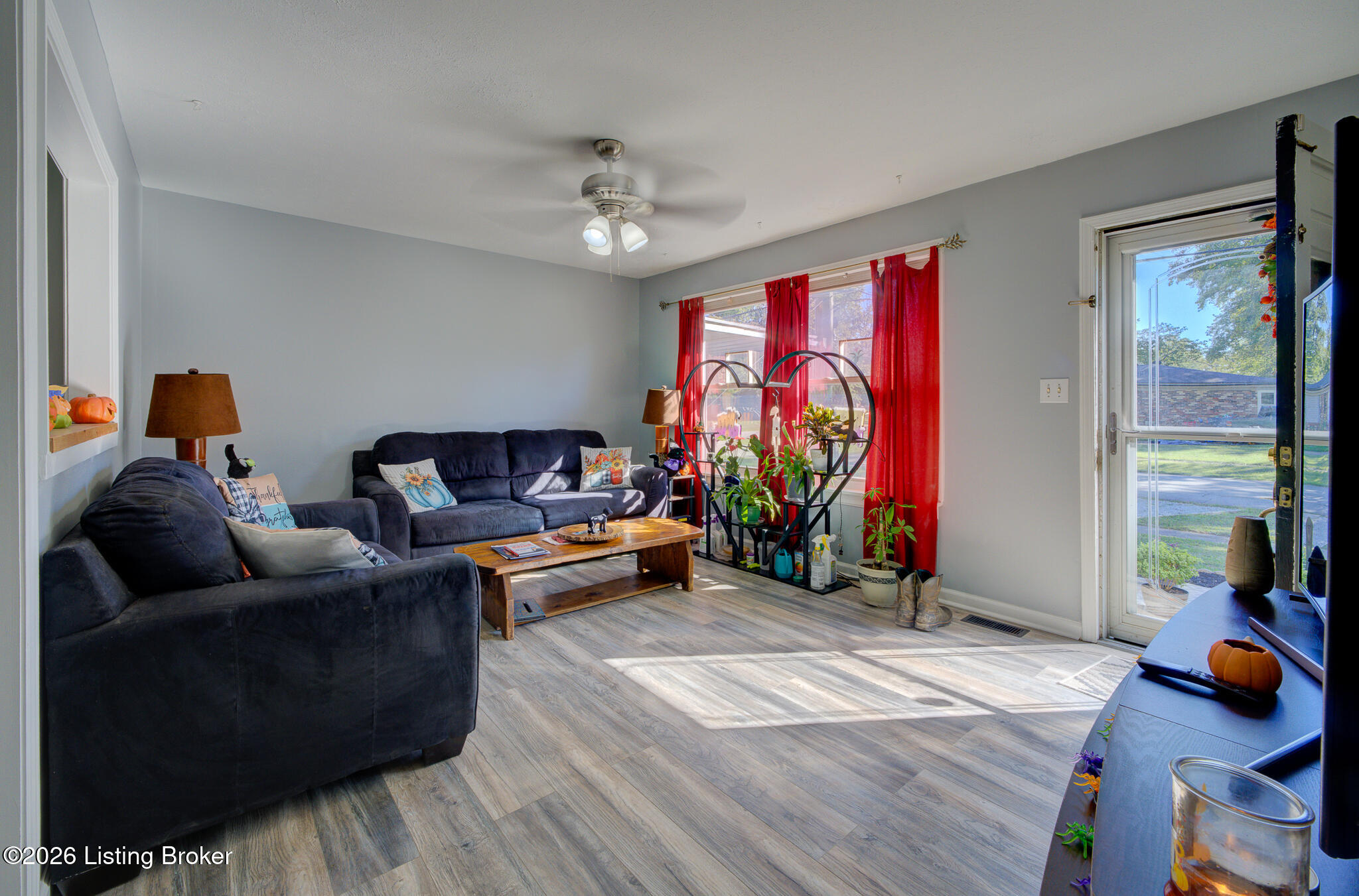 5411 Alicante Ln