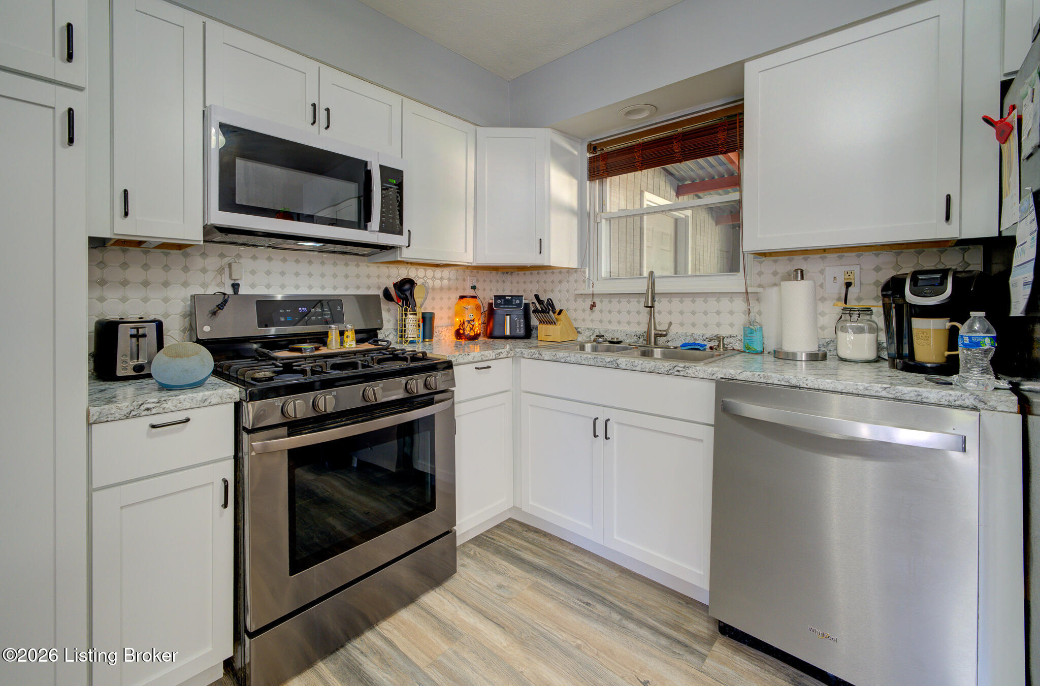 5411 Alicante Ln