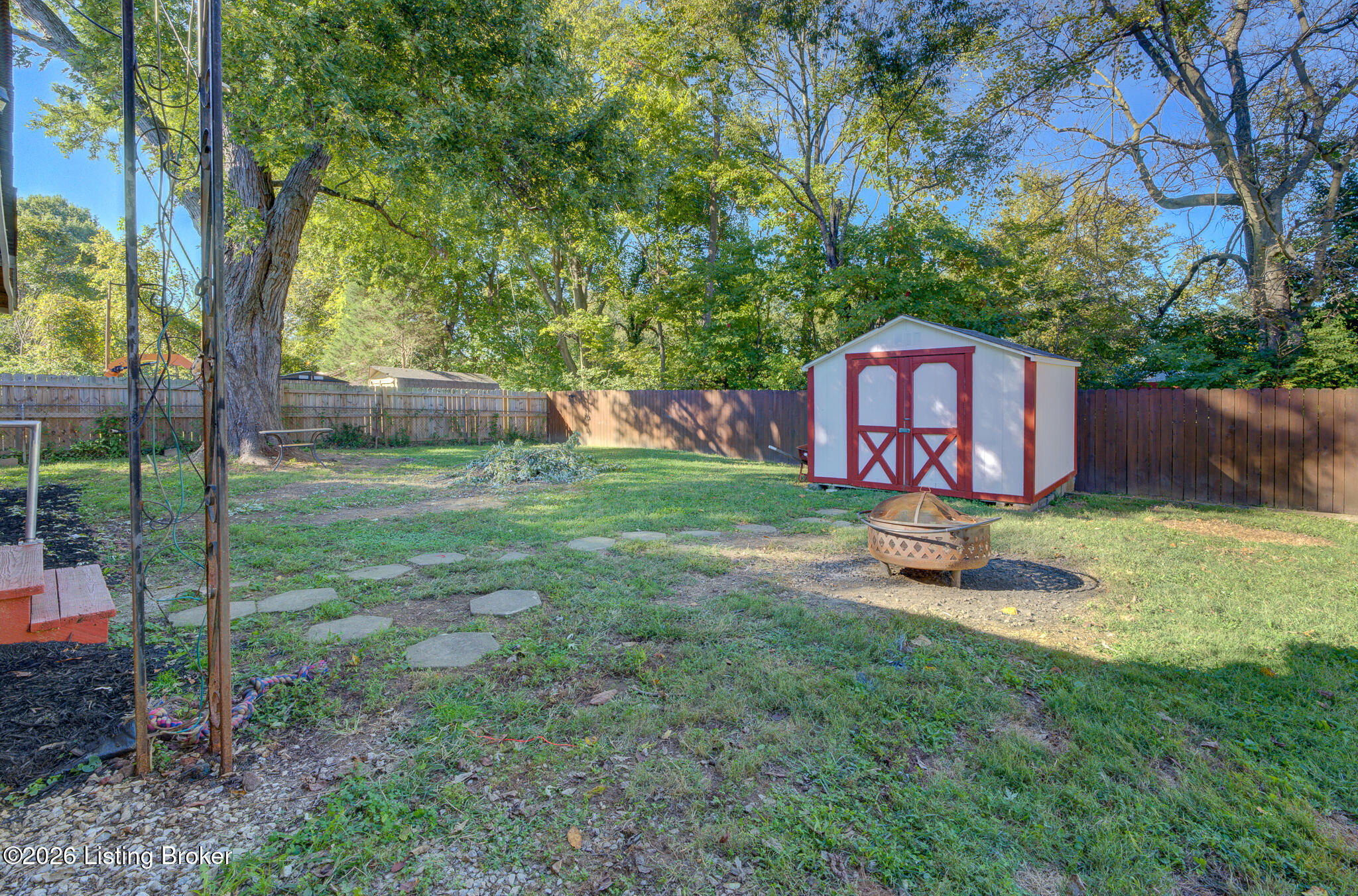 5411 Alicante Ln