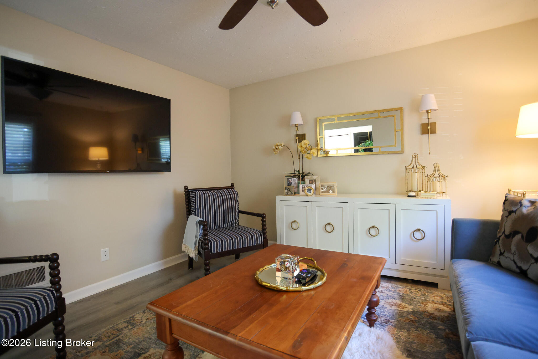 7102 Lydgate Dr