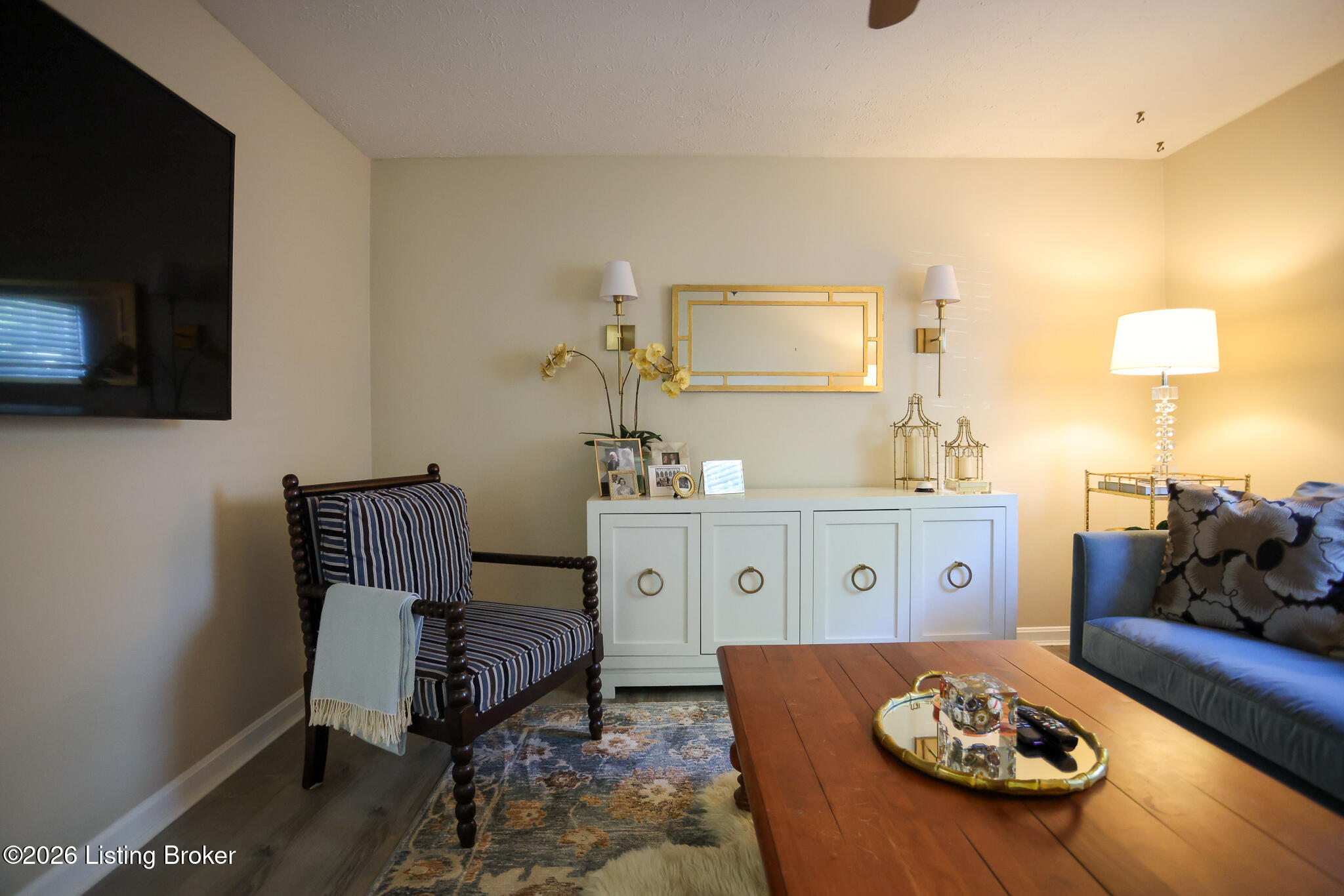7102 Lydgate Dr