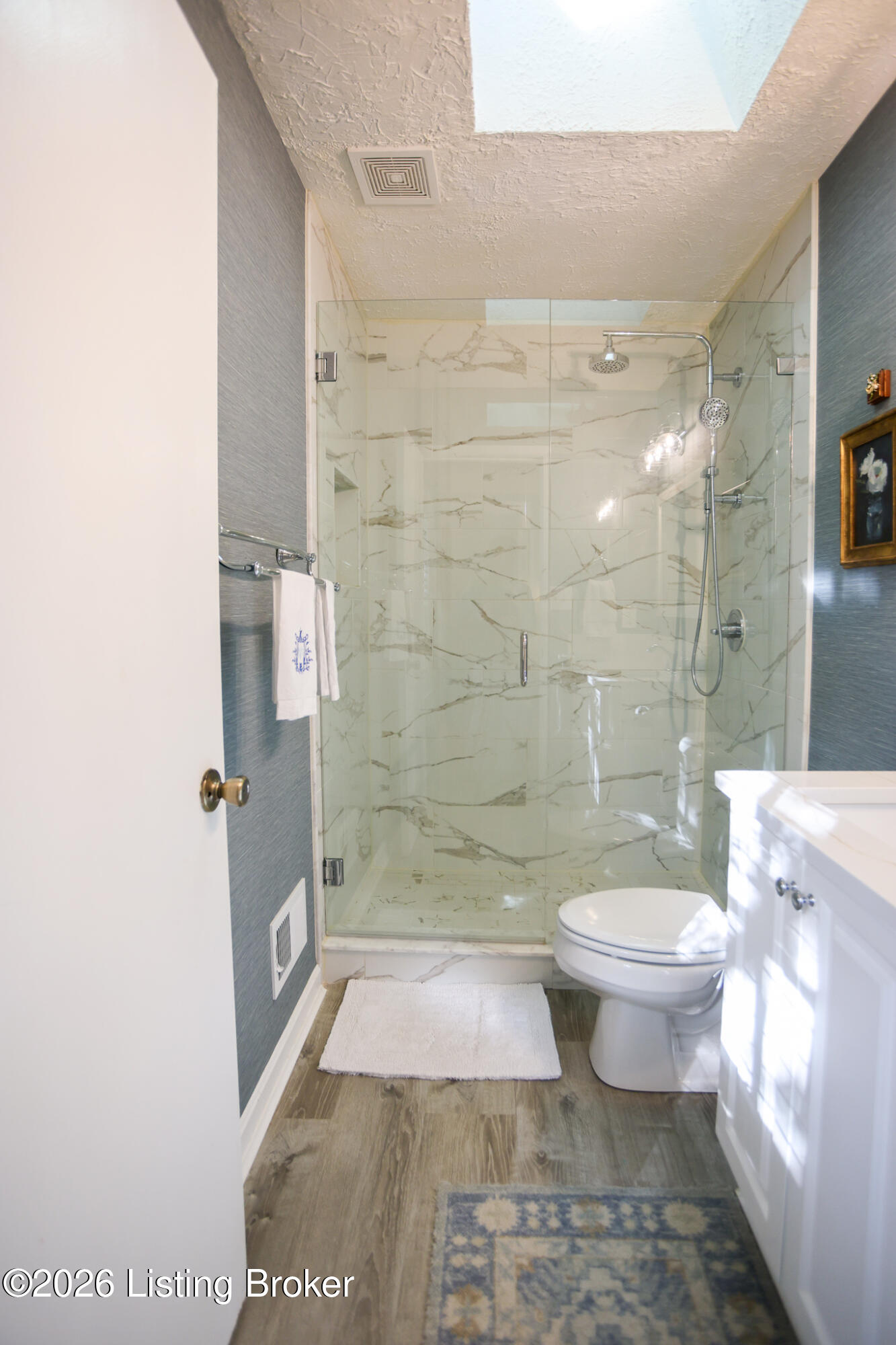 7102 Lydgate Dr