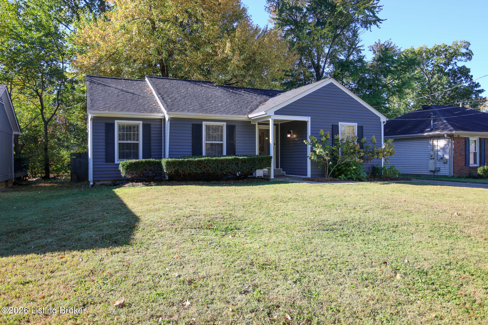 7102 Lydgate Dr