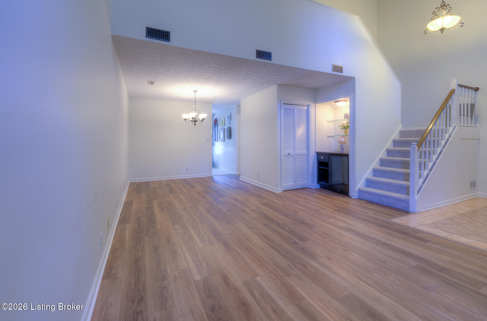 715 Yorkwood Pl