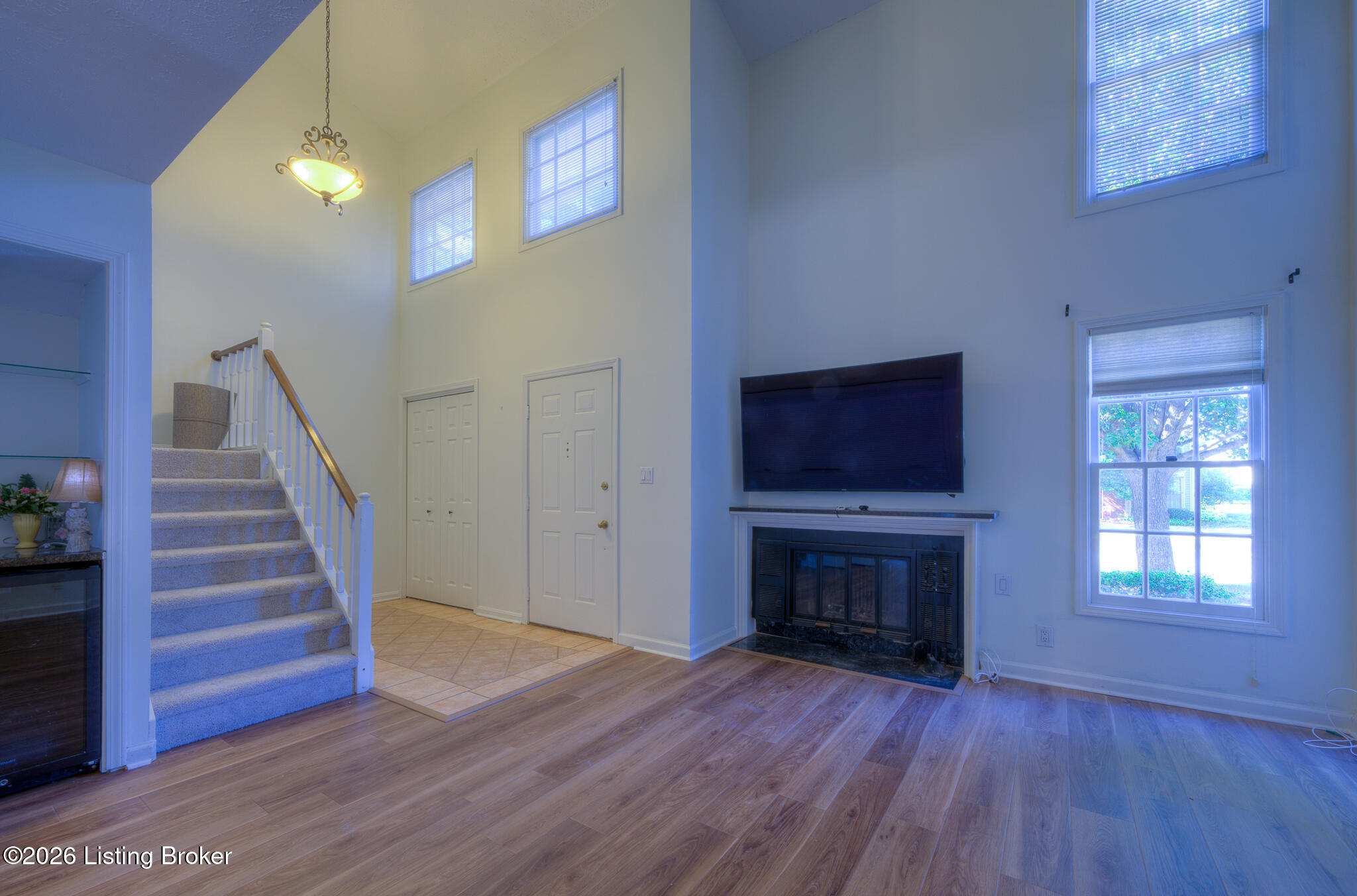 715 Yorkwood Pl