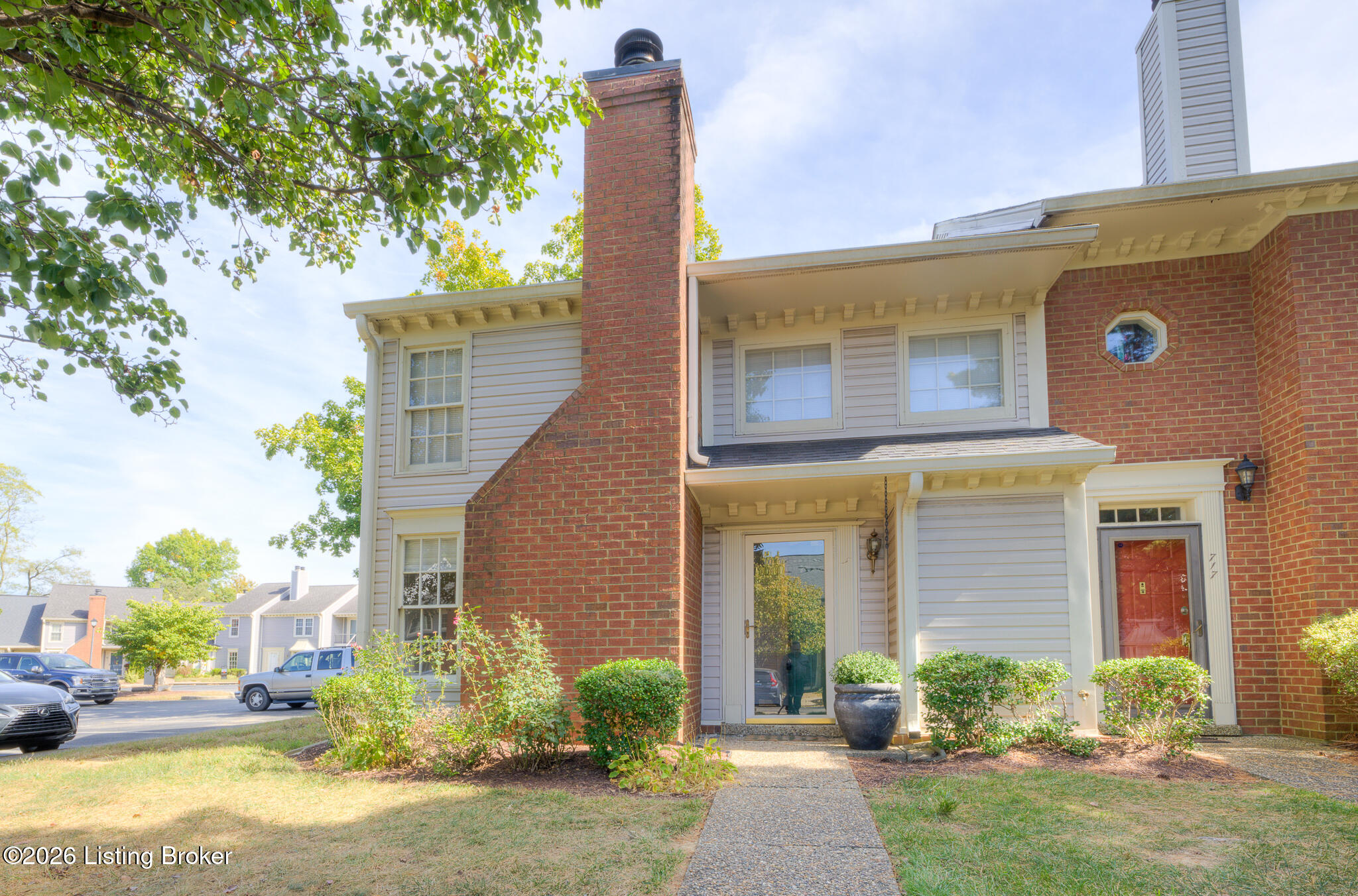 715 Yorkwood Pl