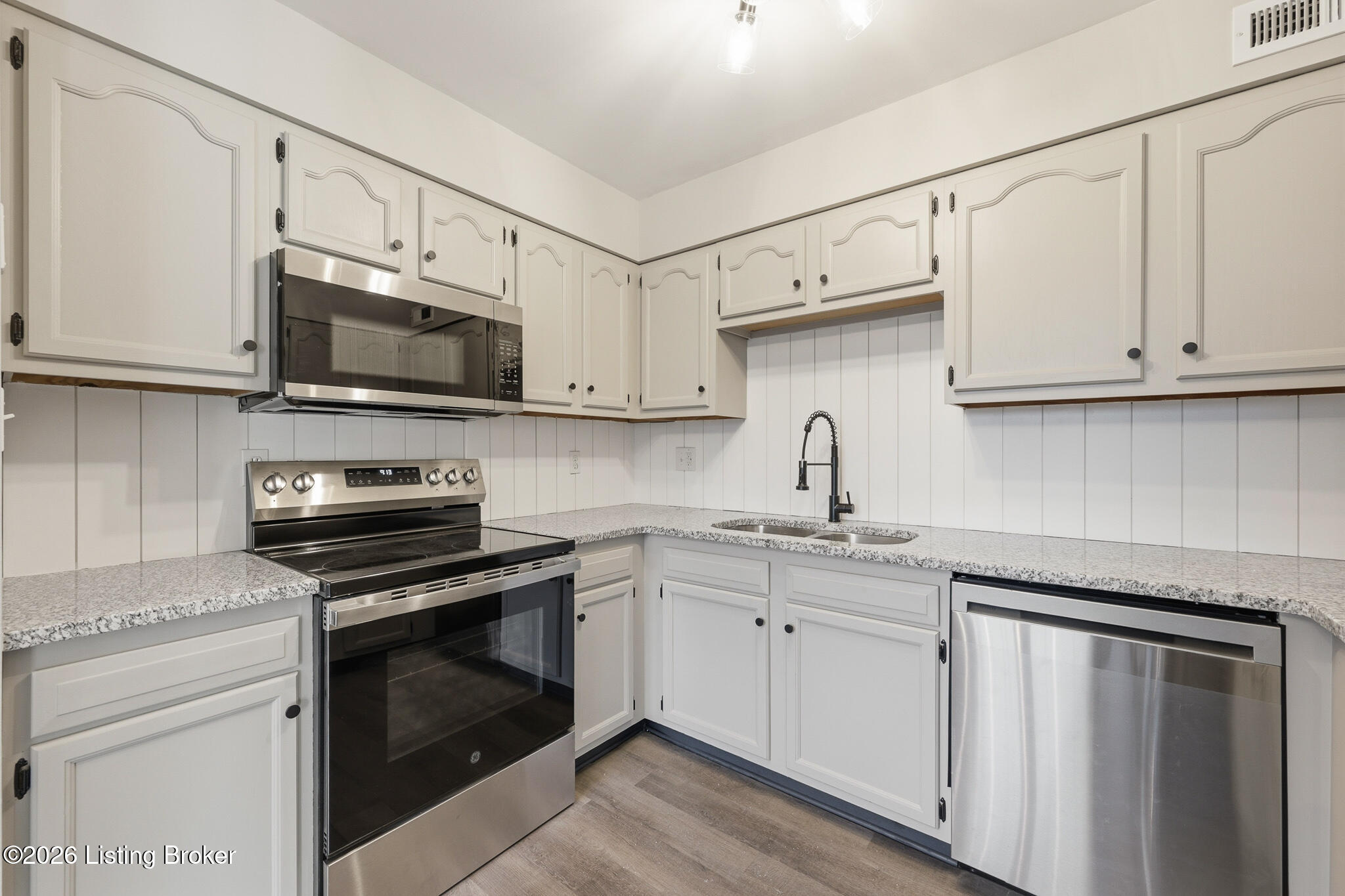 4001 Stoneview Dr Unit 2