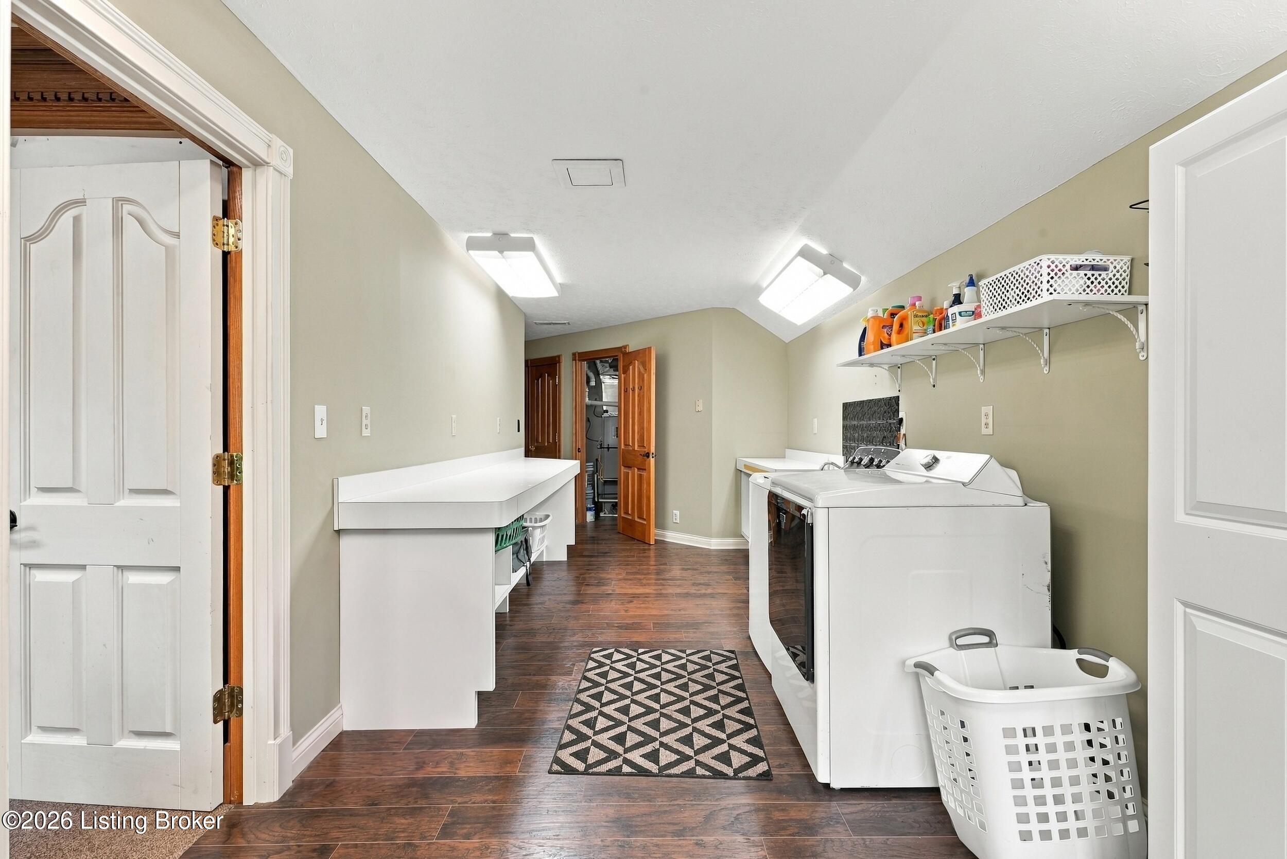 8161 Cunningham Sarles Rd