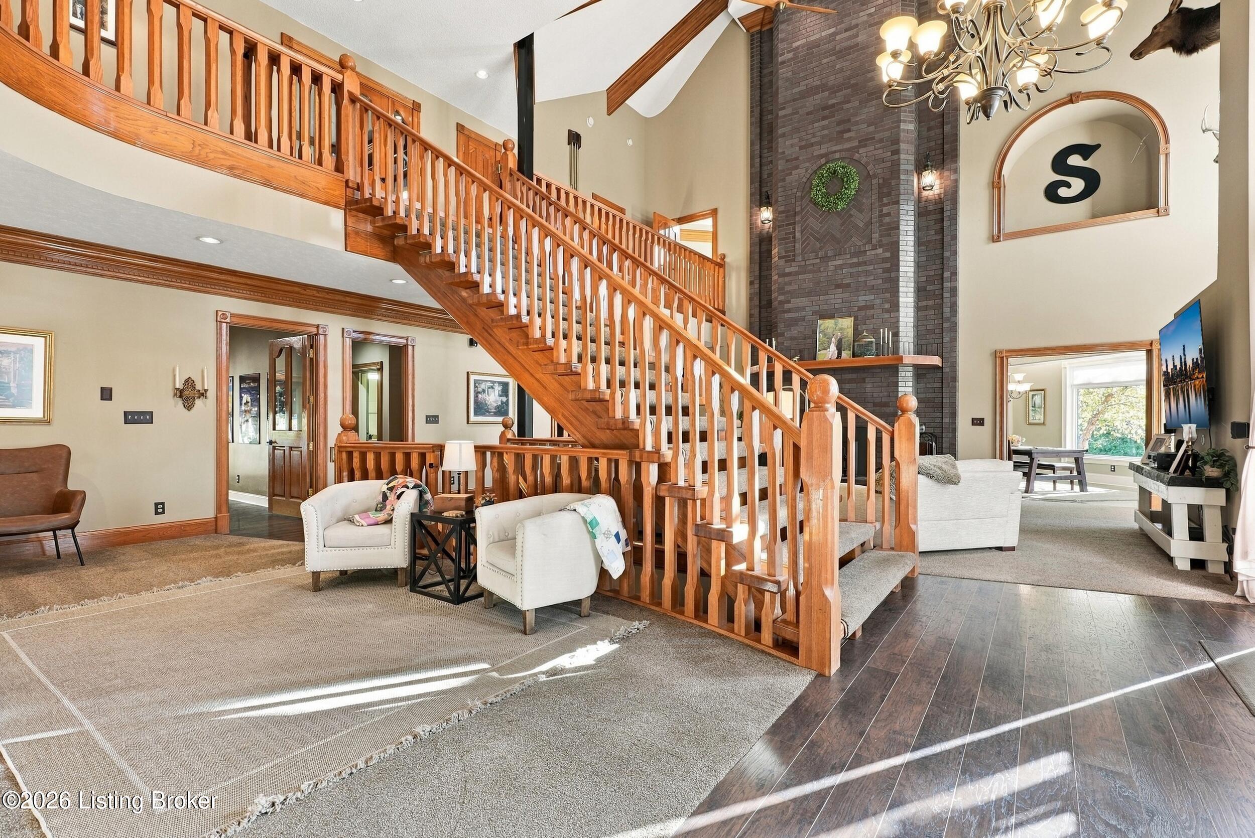 8161 Cunningham Sarles Rd