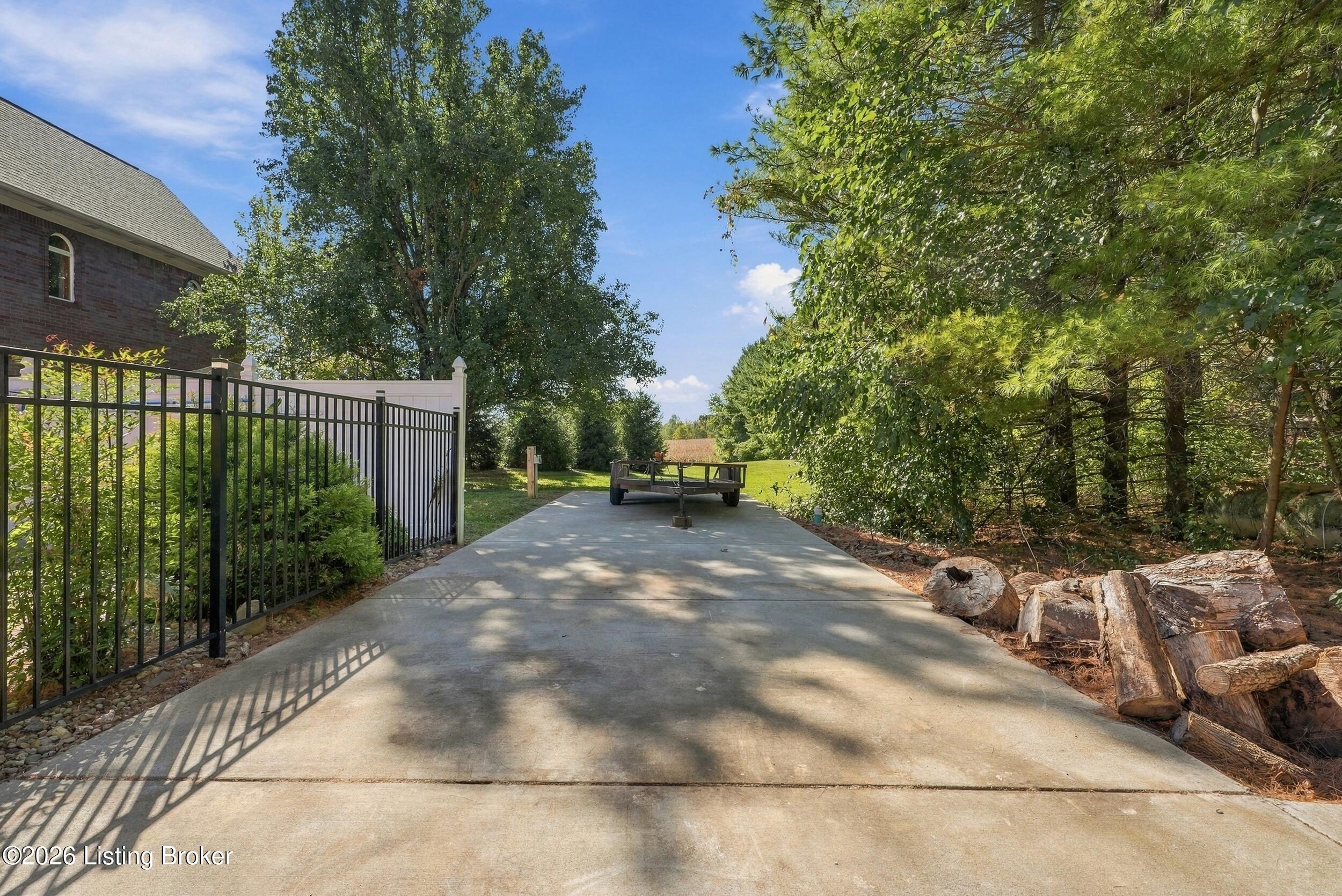 8161 Cunningham Sarles Rd
